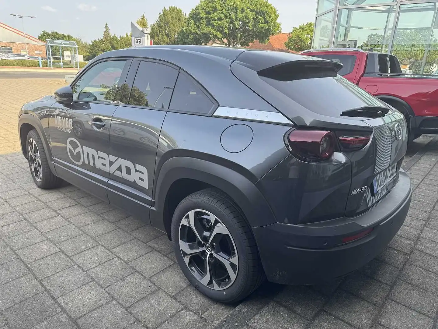 Mazda MX-30 R-EV e-SKYACTIV EXCLUSIVE-LINE Grijs - 2