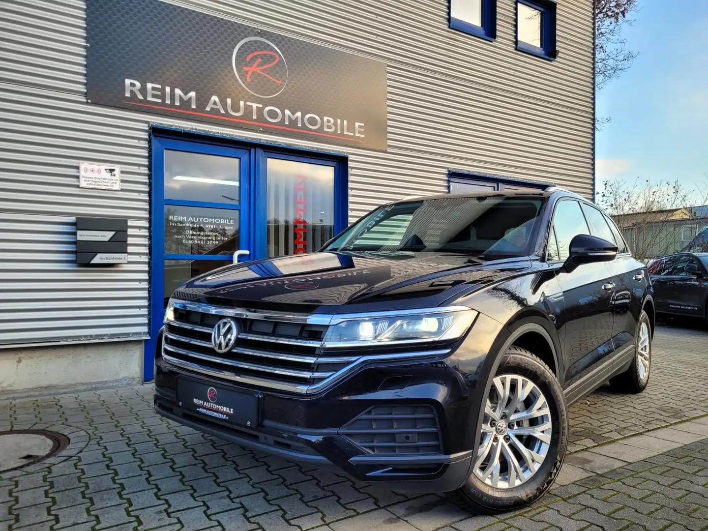 Volkswagen Touareg 3.0 TDI Basis 4Motion *AHK*NAVI*LED*ACC* Noir - 1