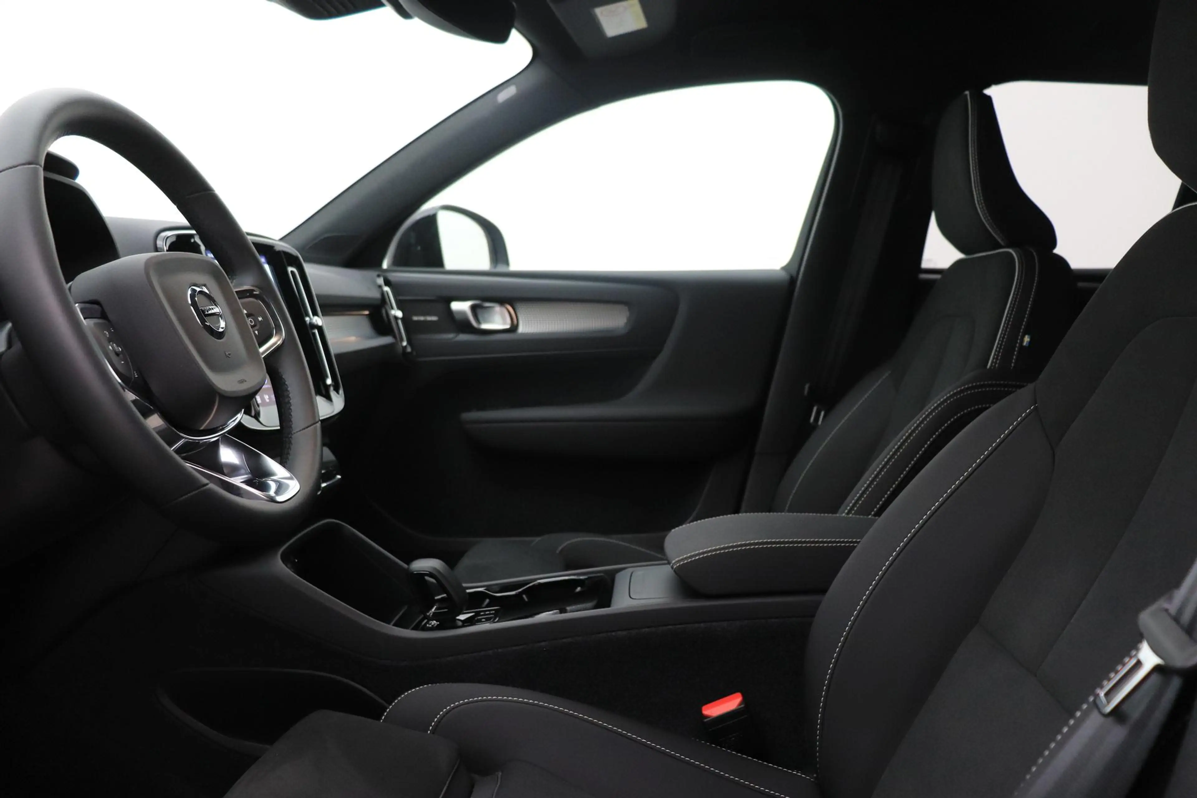 Volvo EX40 Single Motor Extended Range Plus | 82 kWh | Harman — photo 3