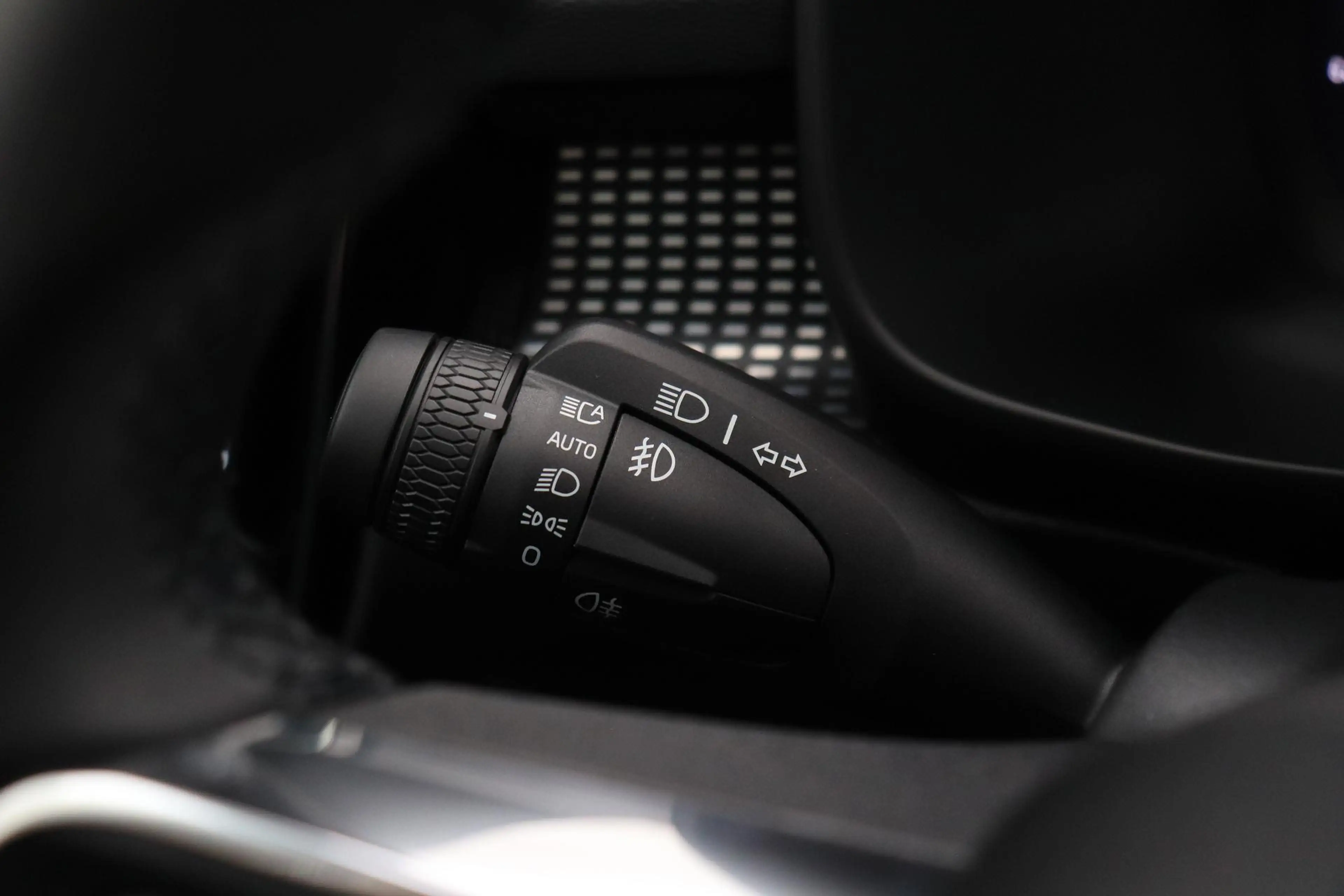 Volvo EX40 Single Motor Extended Range Plus | 82 kWh | Harman — photo 41