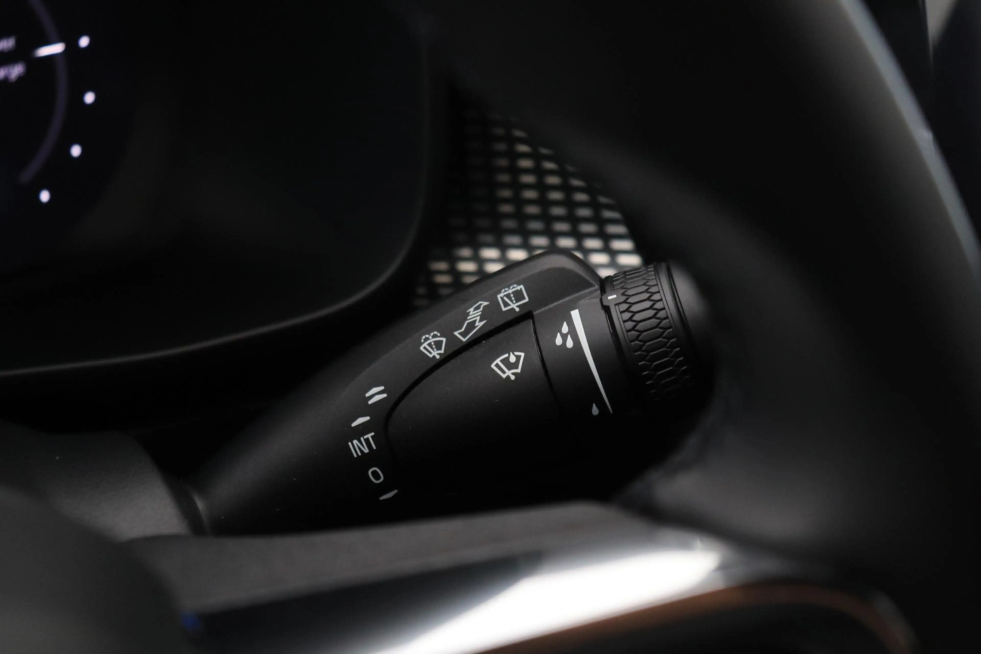 Volvo EX40 Single Motor Extended Range Plus | 82 kWh | Harman — photo 43