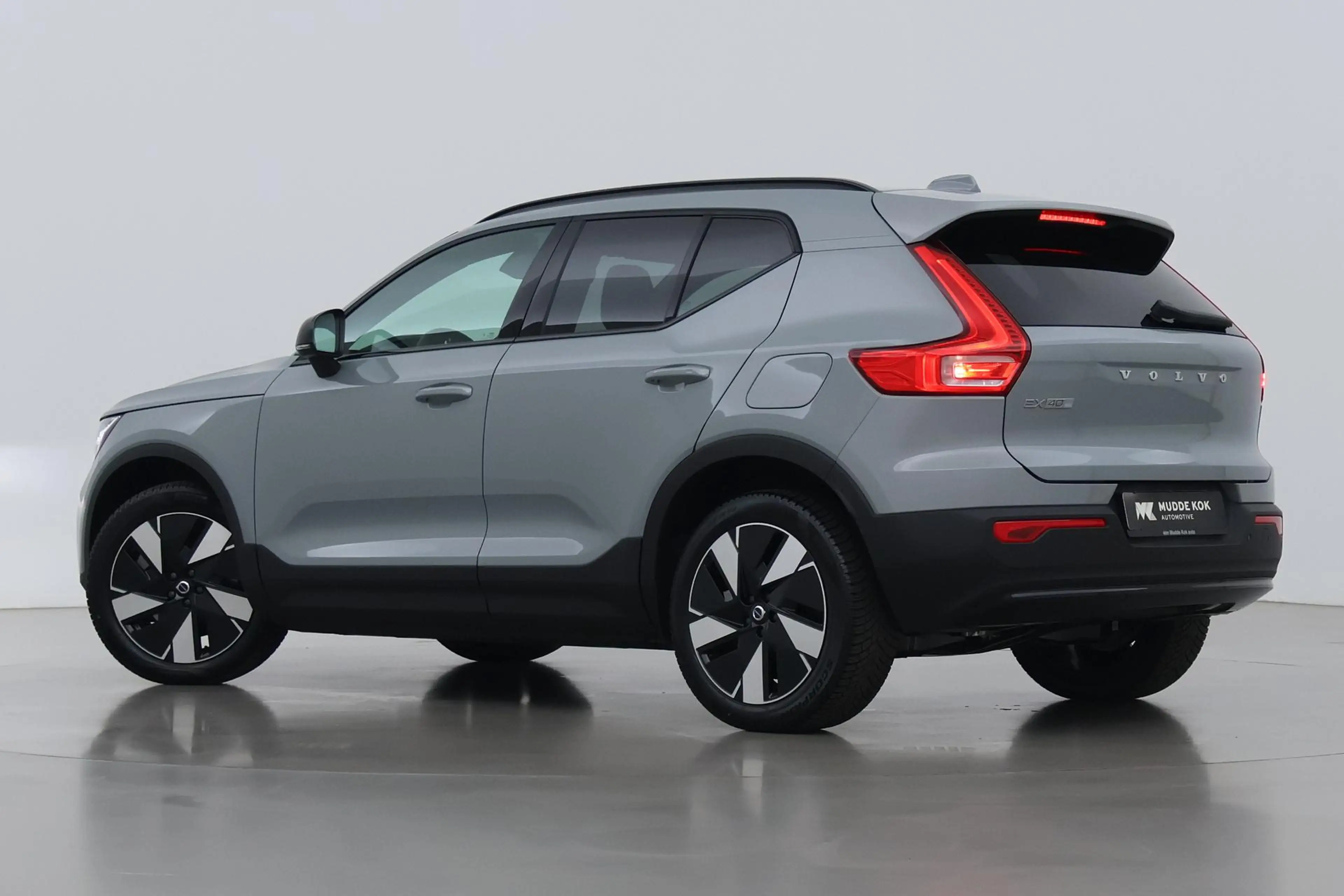 Volvo EX40 Single Motor Extended Range Plus | 82 kWh | Harman — photo 2