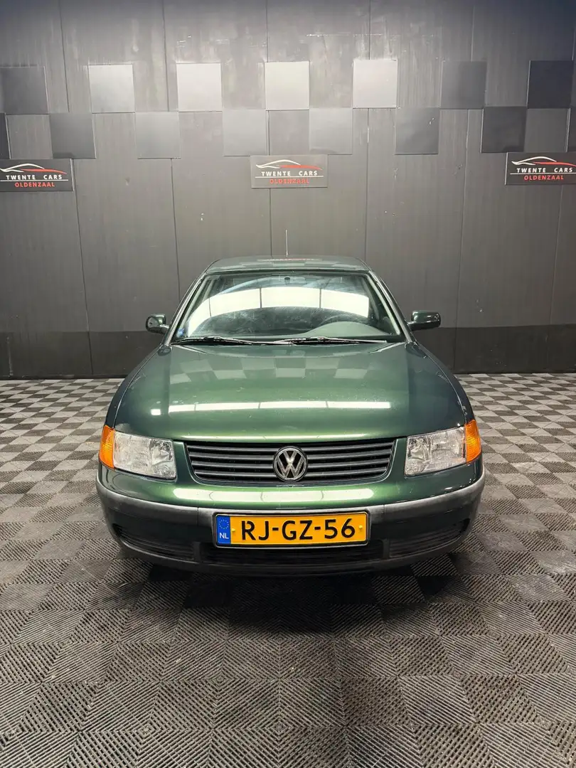 Volkswagen Passat 1.6 Trendline | Nieuwe APK | Grün - 2