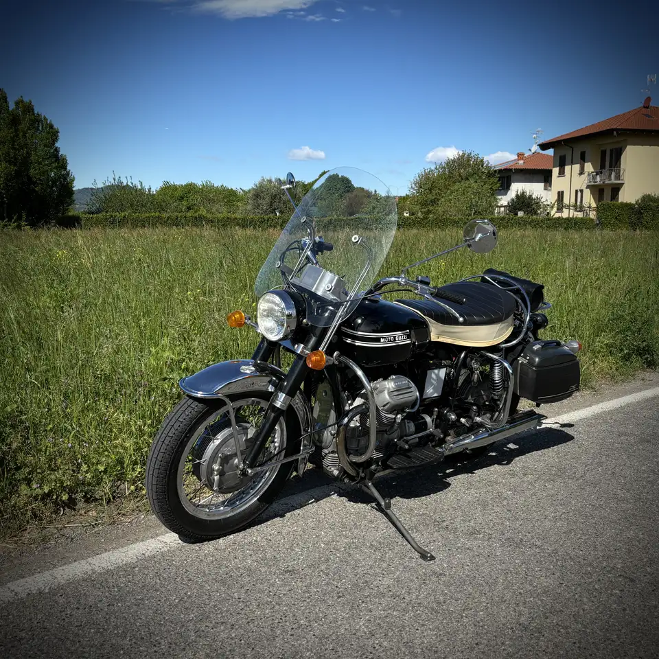 Moto Guzzi California 850