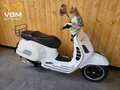 Vespa GTS 300 IE Wit - thumbnail 2