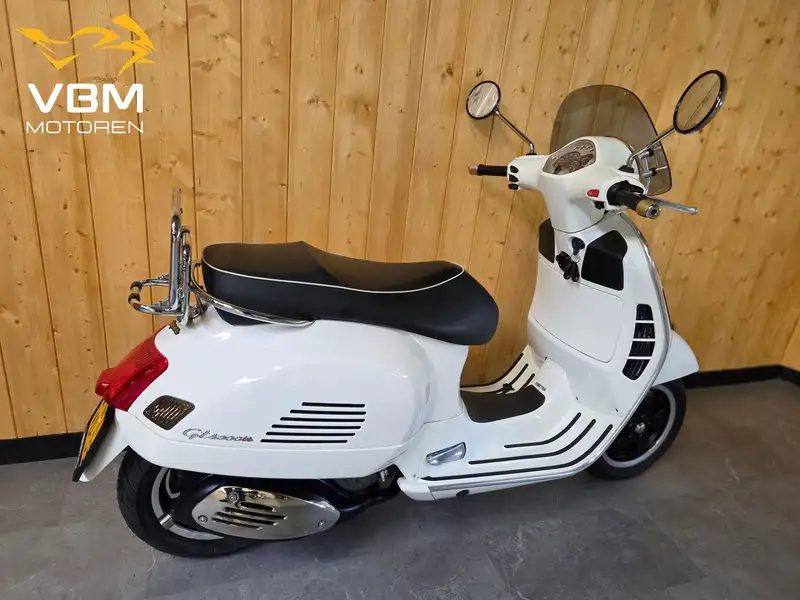 Vespa GTS 300 - foto 3