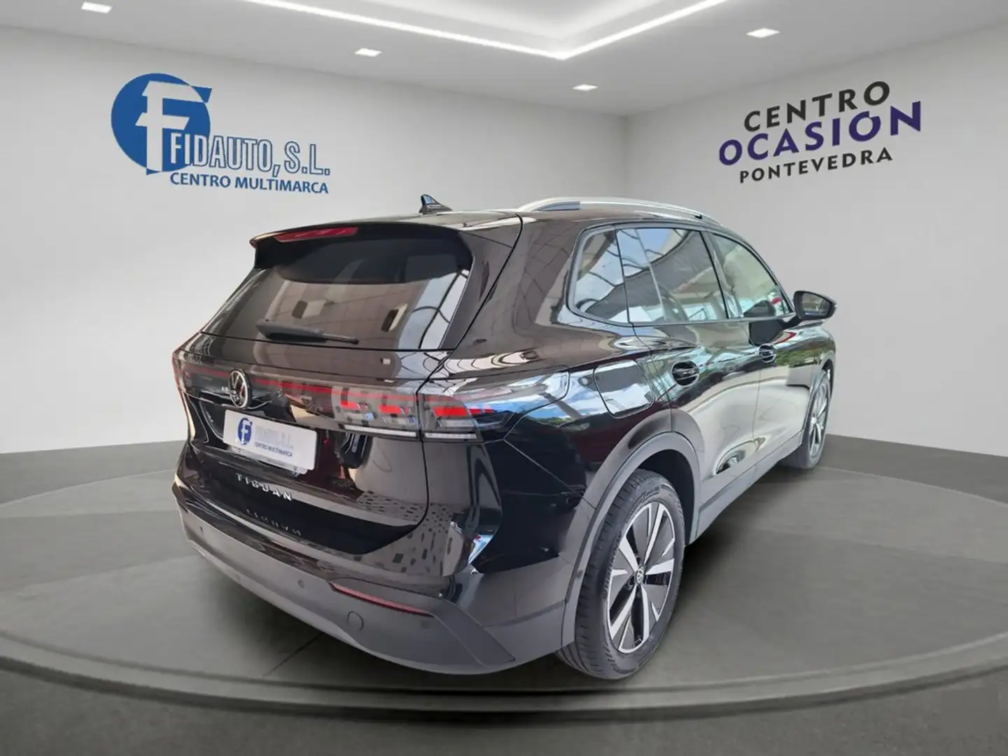 Volkswagen Tiguan 2.0TDI Más DSG 110kW Negro - 2