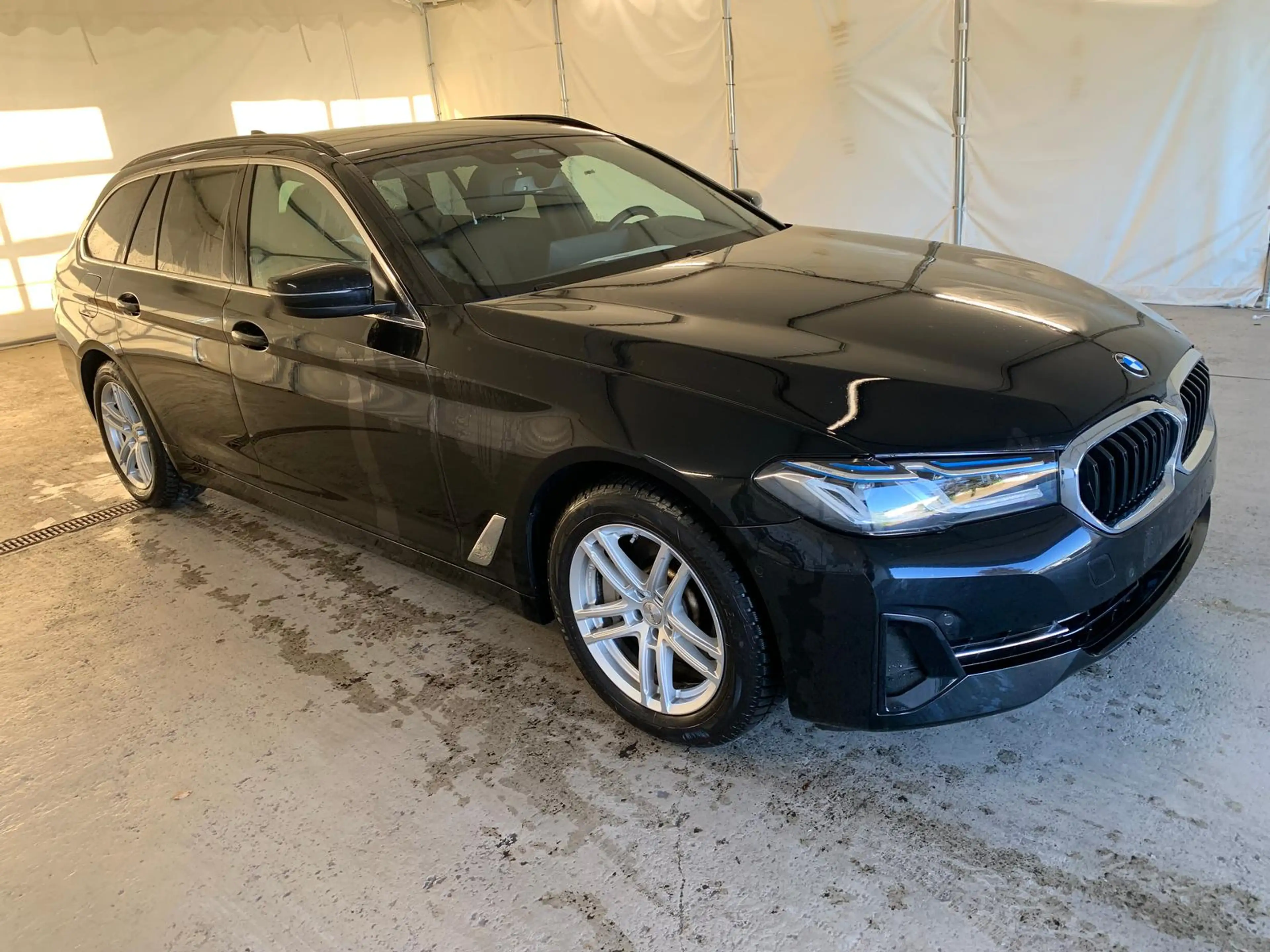 BMW 530 Touring i xDr|DrivProf|Laser|HUD|Memo|Leder — photo 2