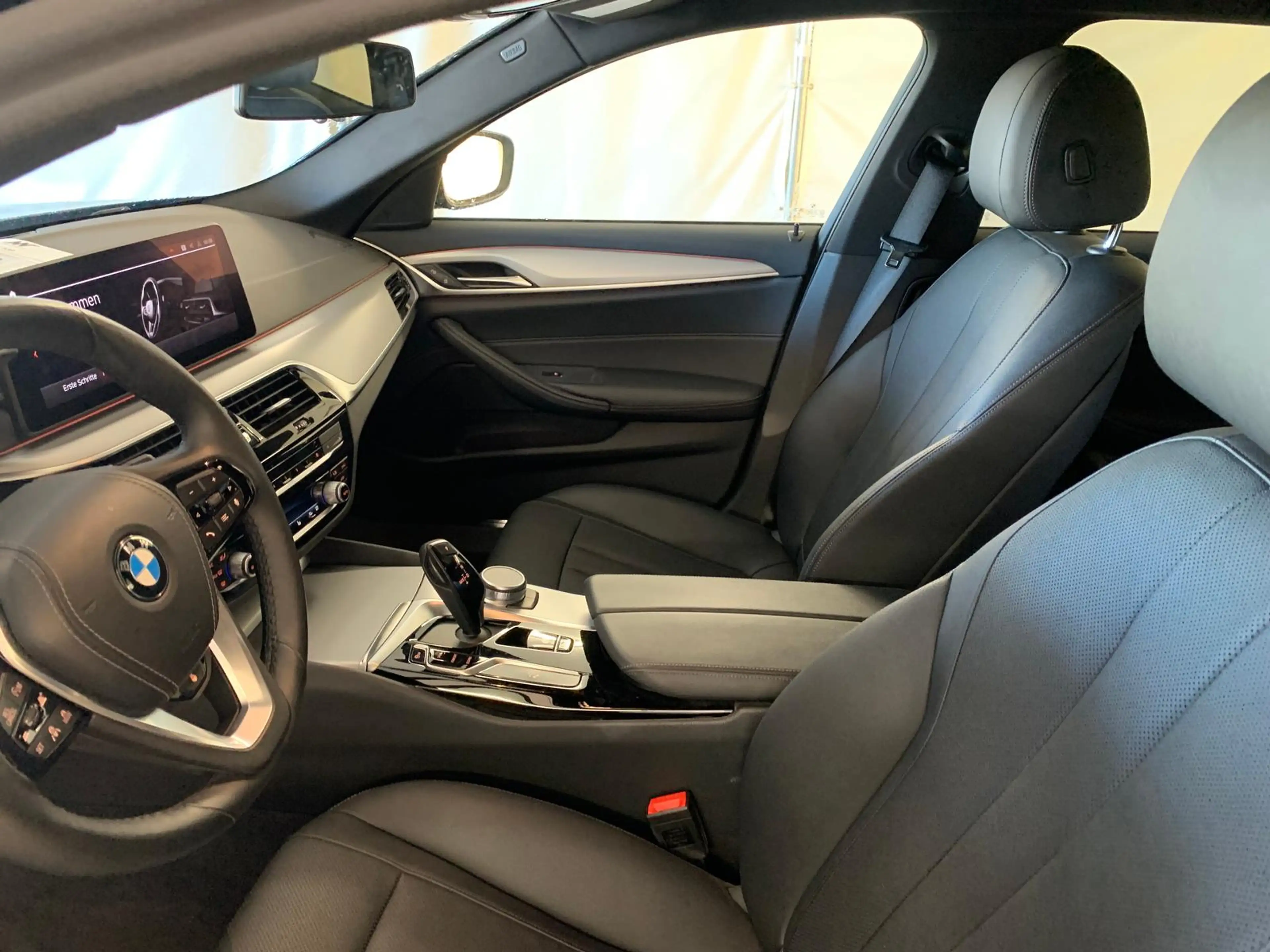 BMW 530 Touring i xDr|DrivProf|Laser|HUD|Memo|Leder — photo 9
