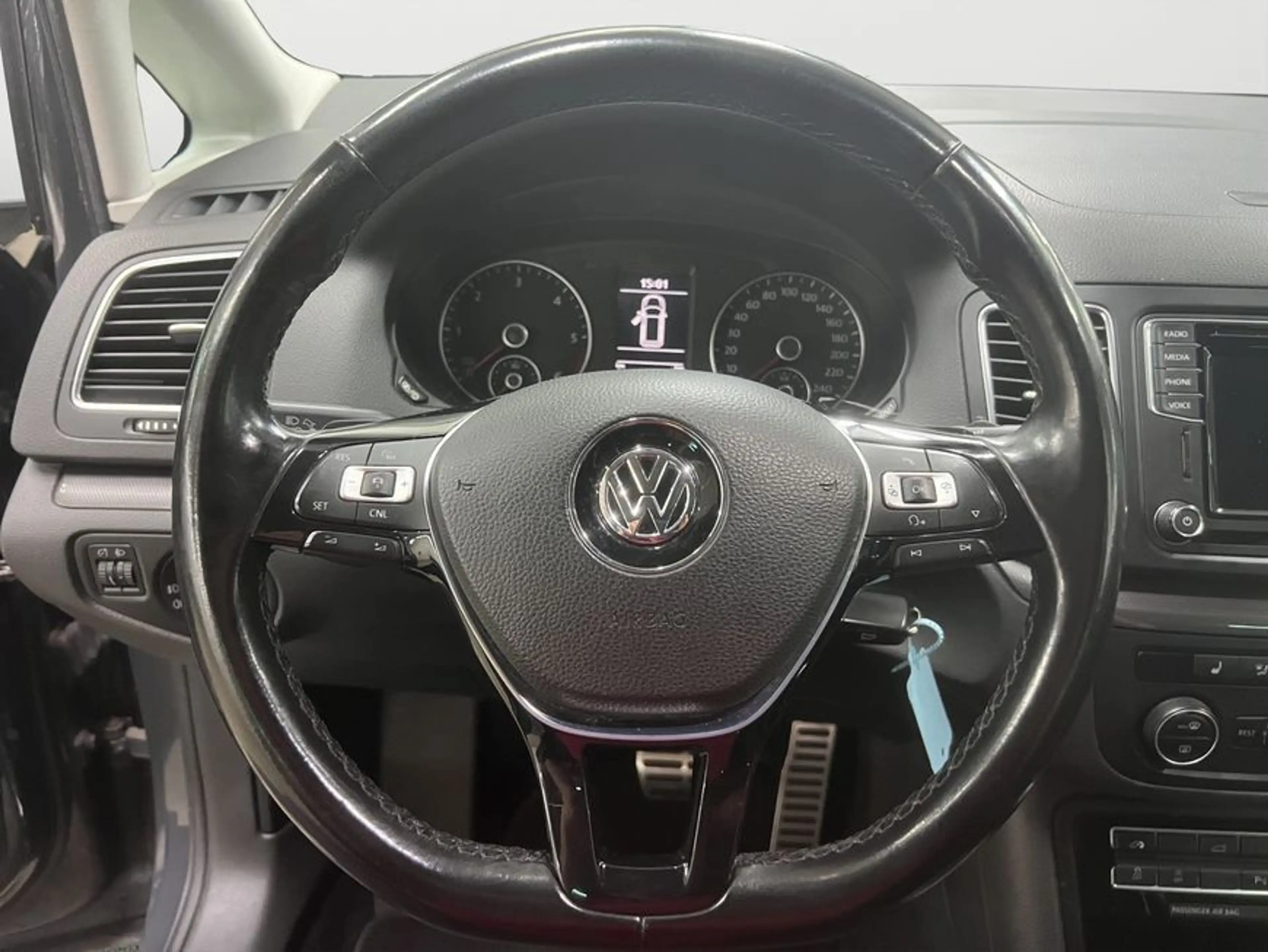 Volkswagen Sharan 2.0 TDI DSG ComfortlineAHK Navi — photo 11