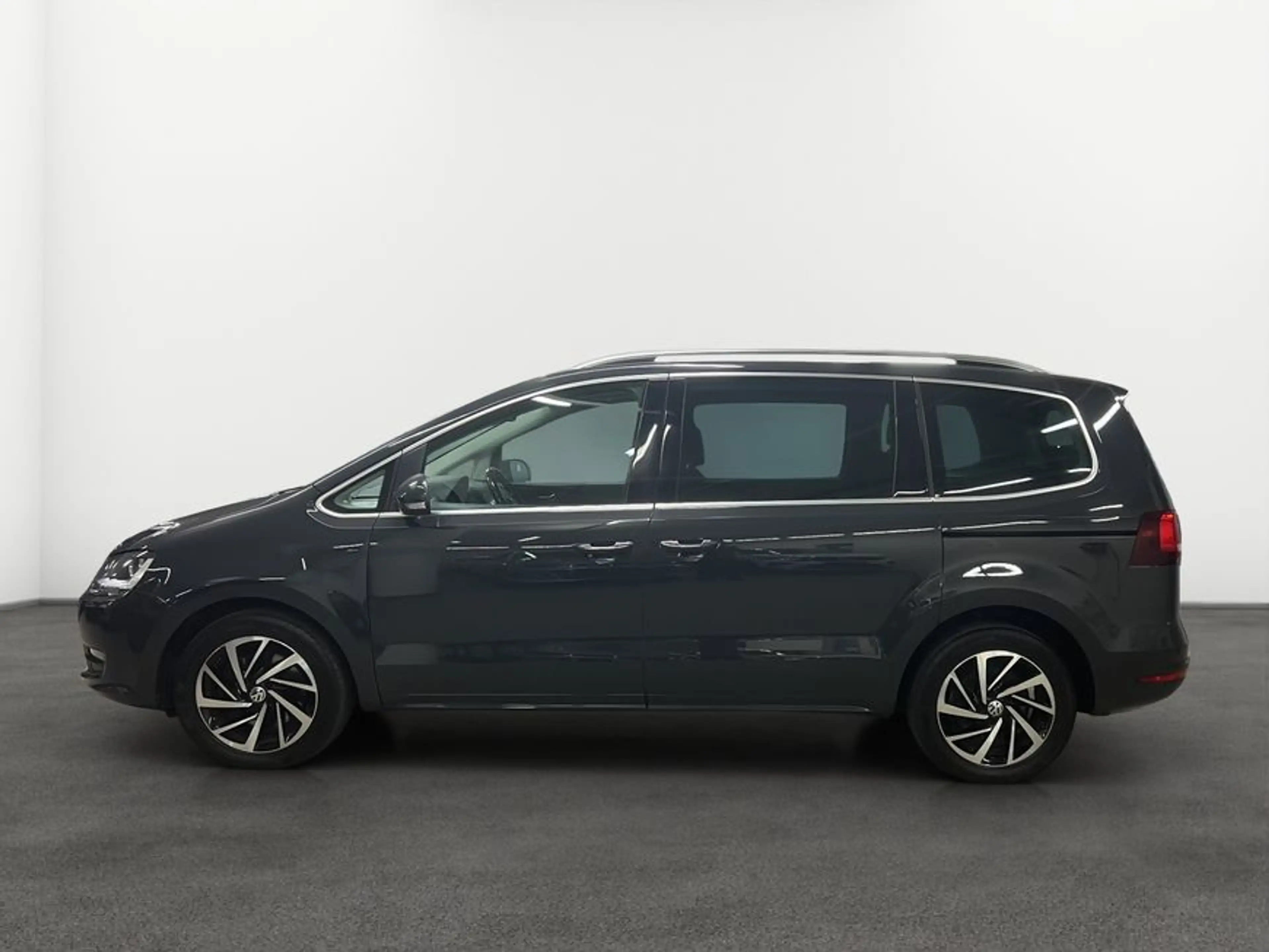 Volkswagen Sharan 2.0 TDI DSG ComfortlineAHK Navi — photo 2
