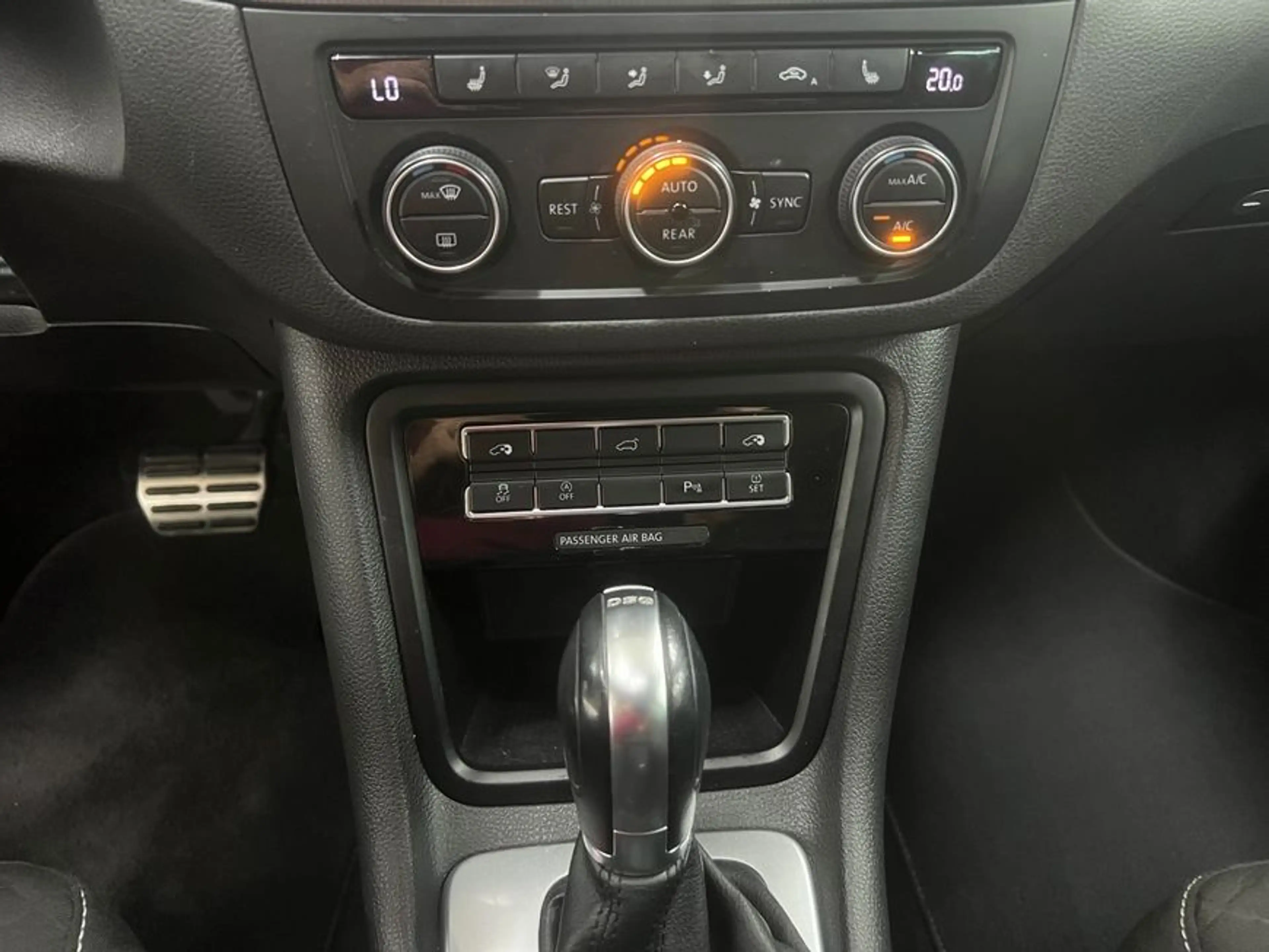 Volkswagen Sharan 2.0 TDI DSG ComfortlineAHK Navi — photo 14