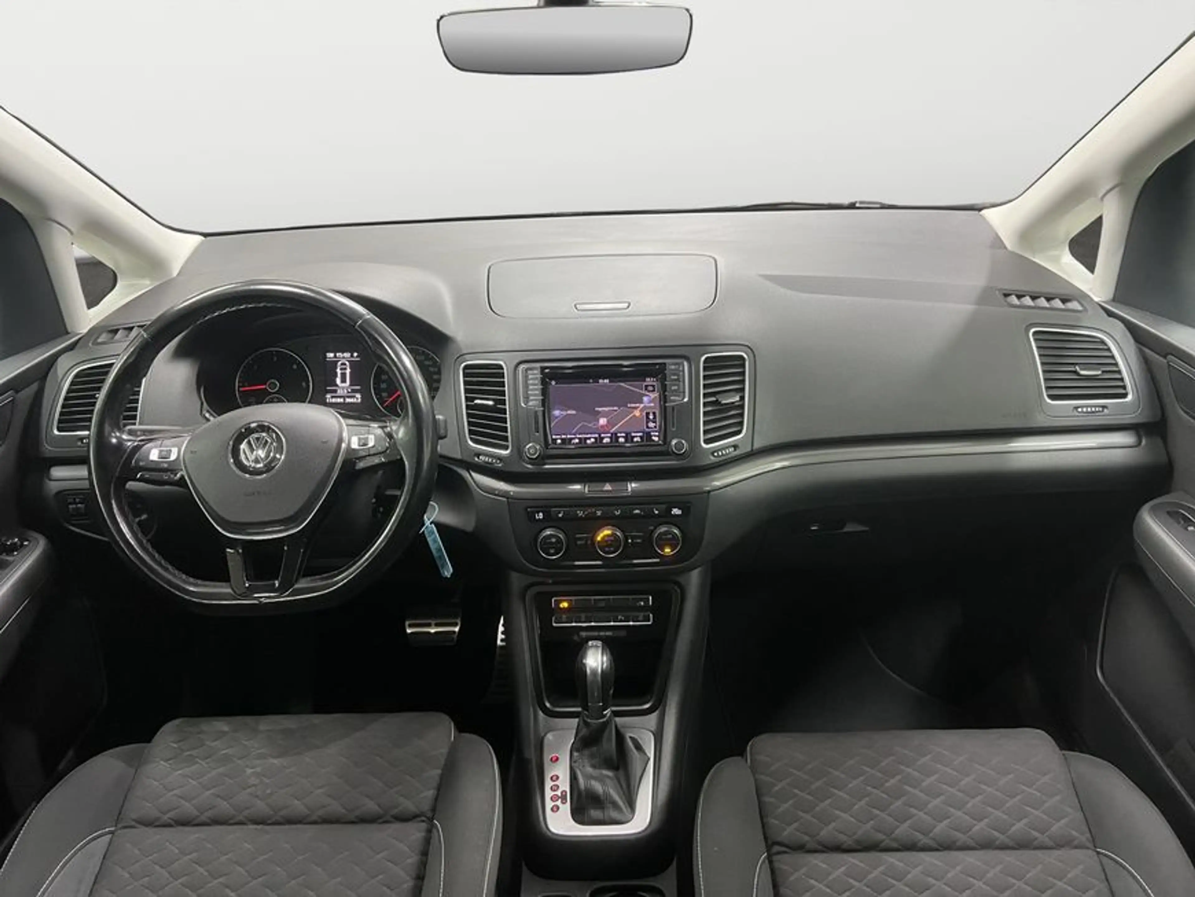 Volkswagen Sharan 2.0 TDI DSG ComfortlineAHK Navi — photo 13