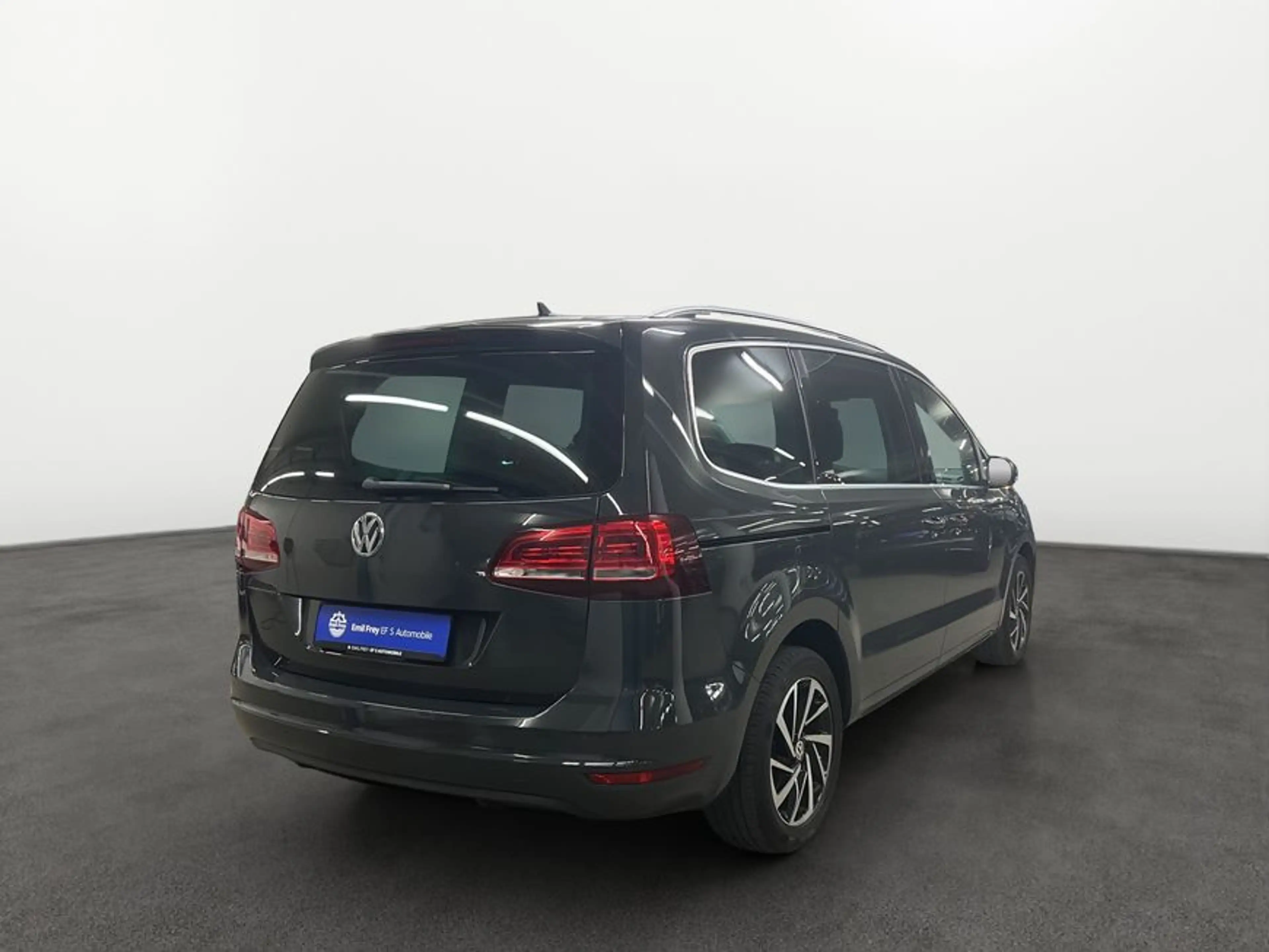 Volkswagen Sharan 2.0 TDI DSG ComfortlineAHK Navi — photo 6