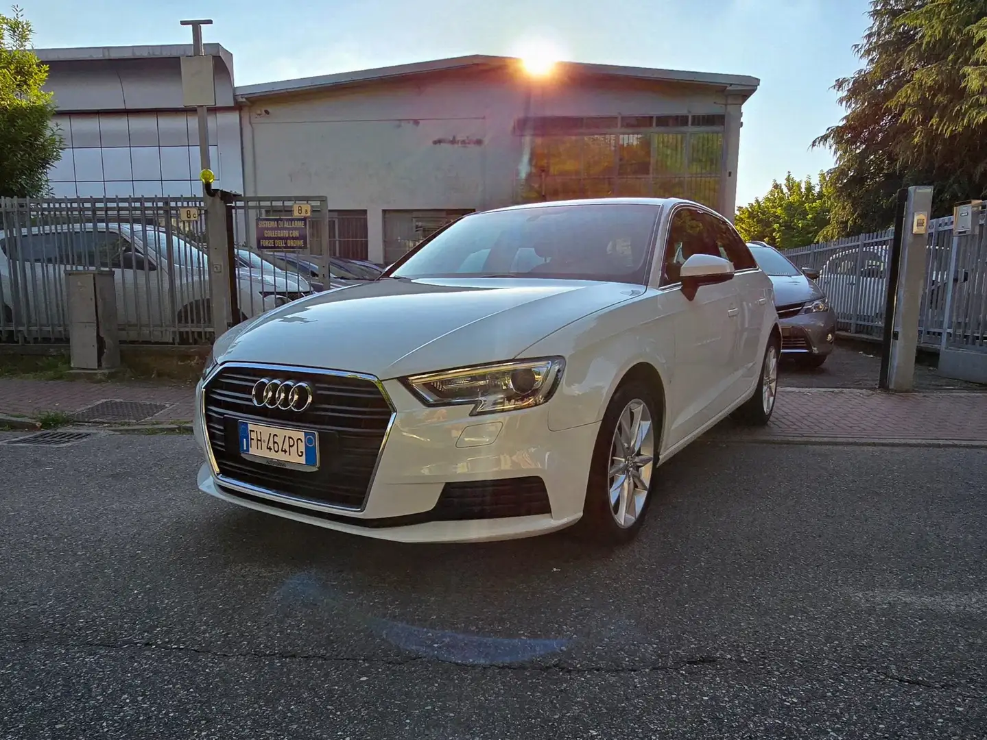 Audi A3 A3 SPB 1.6 tdi STronic Sport OK NEOPATENTATI Weiß - 1