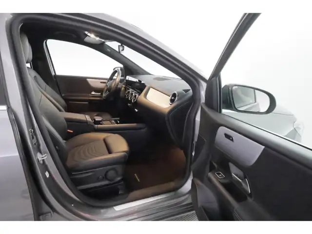Mercedes-Benz B-Class view 21