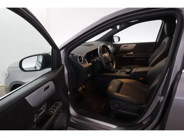 Mercedes-Benz B-Class view 17