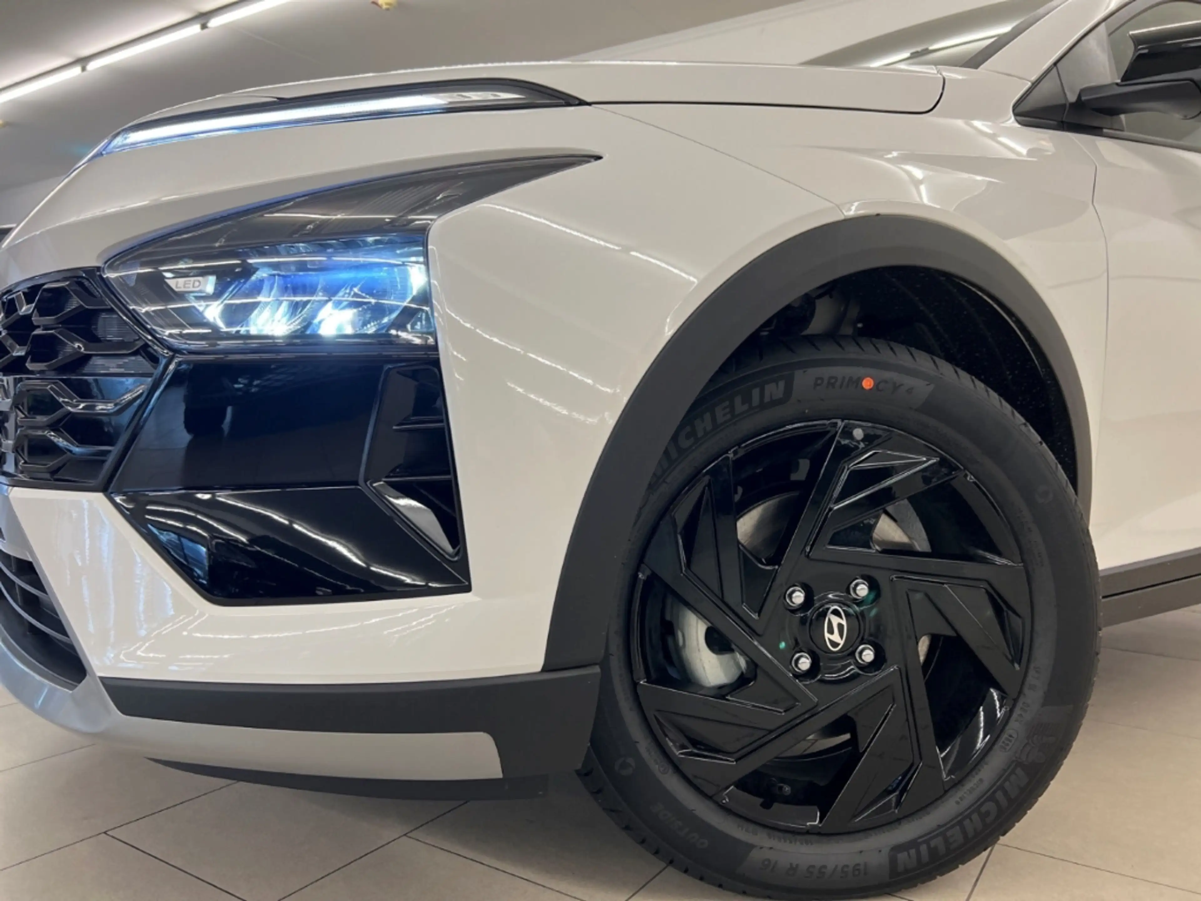 Hyundai BAYON Blackline 66KW (90 PS) Automatik Navi Soundsystem — photo 3