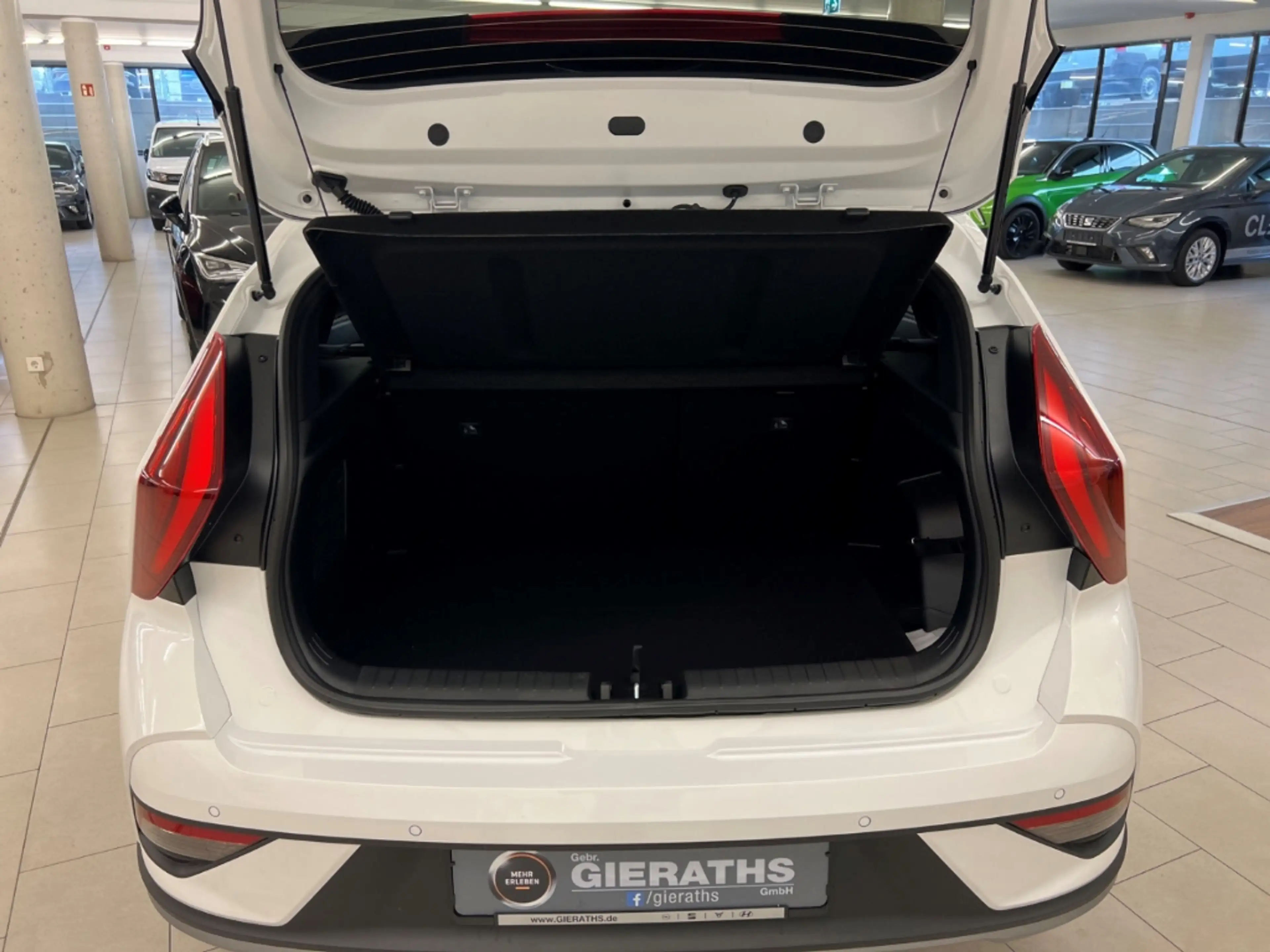 Hyundai BAYON Blackline 66KW (90 PS) Automatik Navi Soundsystem — photo 12