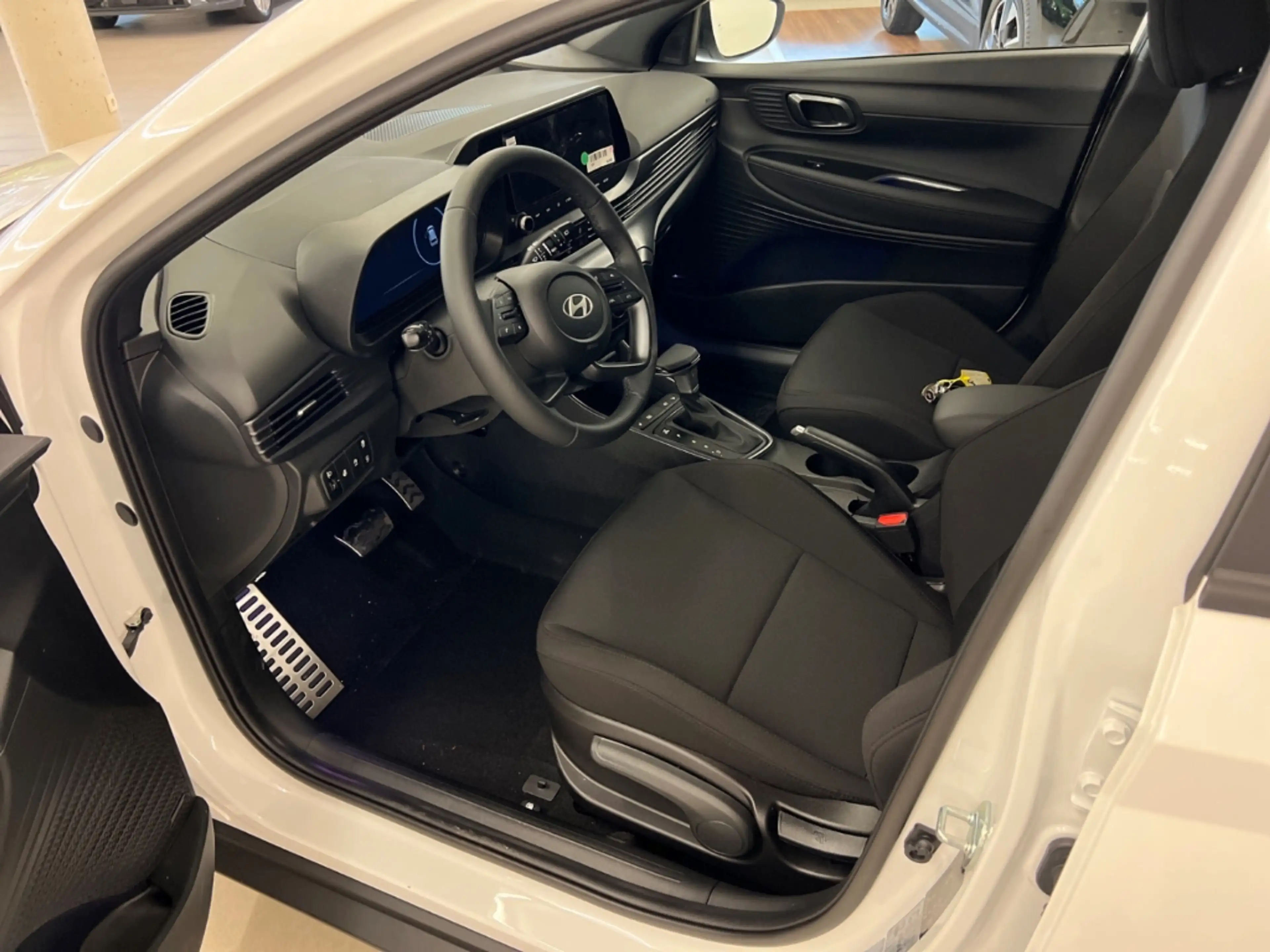 Hyundai BAYON Blackline 66KW (90 PS) Automatik Navi Soundsystem — photo 4