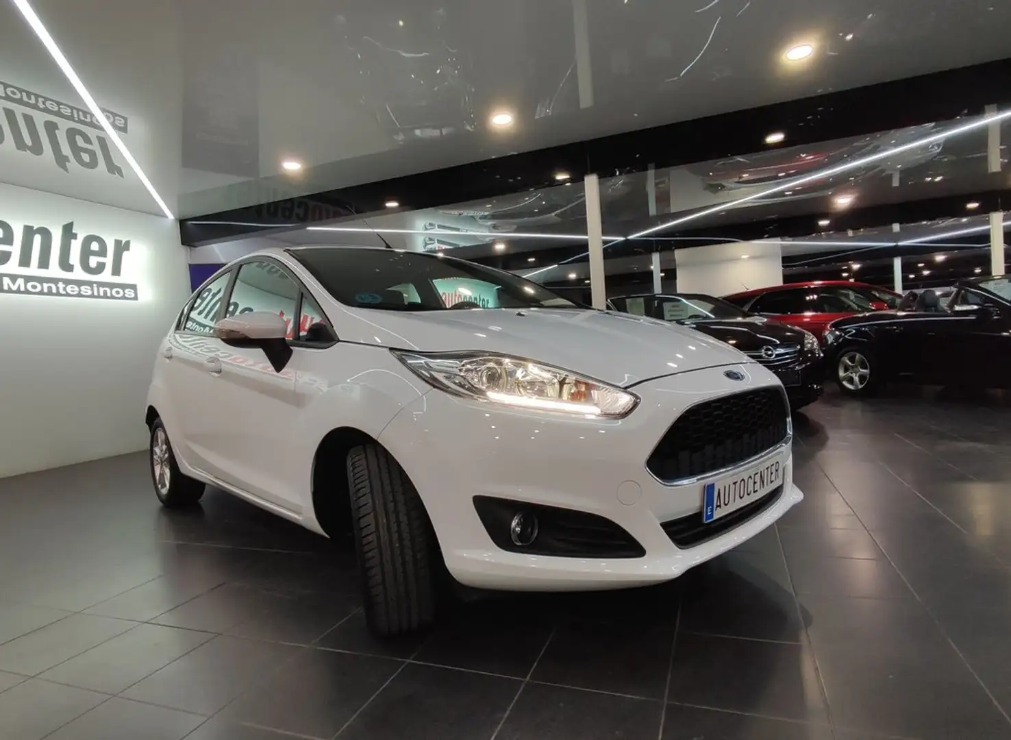 Ford Fiesta 1.25 Duratec 60kW (82CV) Trend 5p Weiß - 2