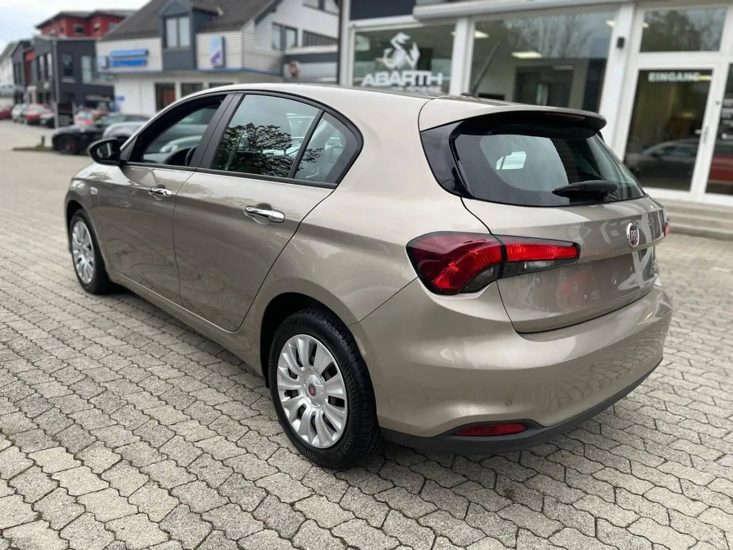 Fiat Tipo 5trg EASY 1.4 70kW Navi Met PDC Beige - 2