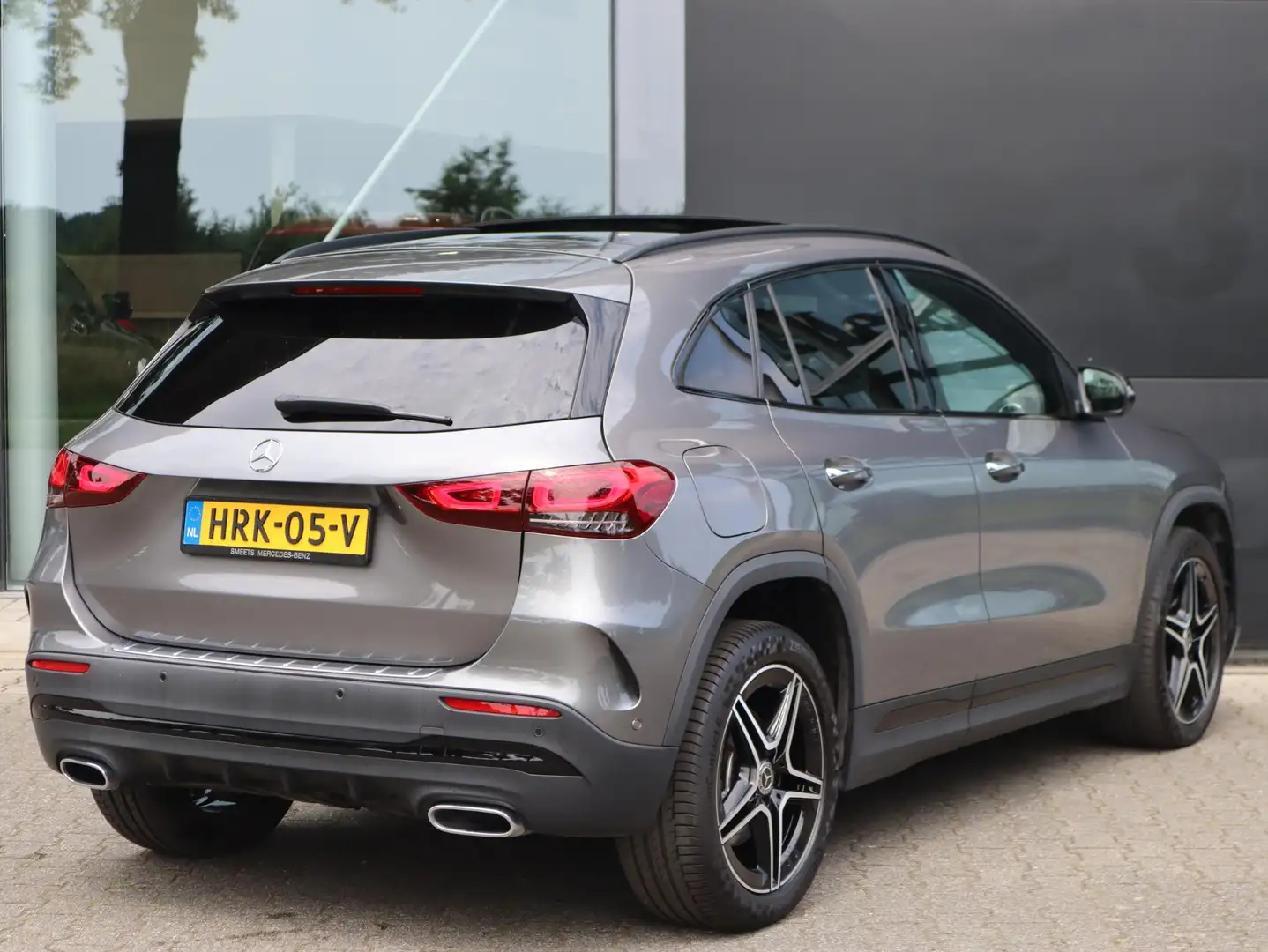 Mercedes-Benz GLA 250 e Business Solution AMG Limited Grijs - 2