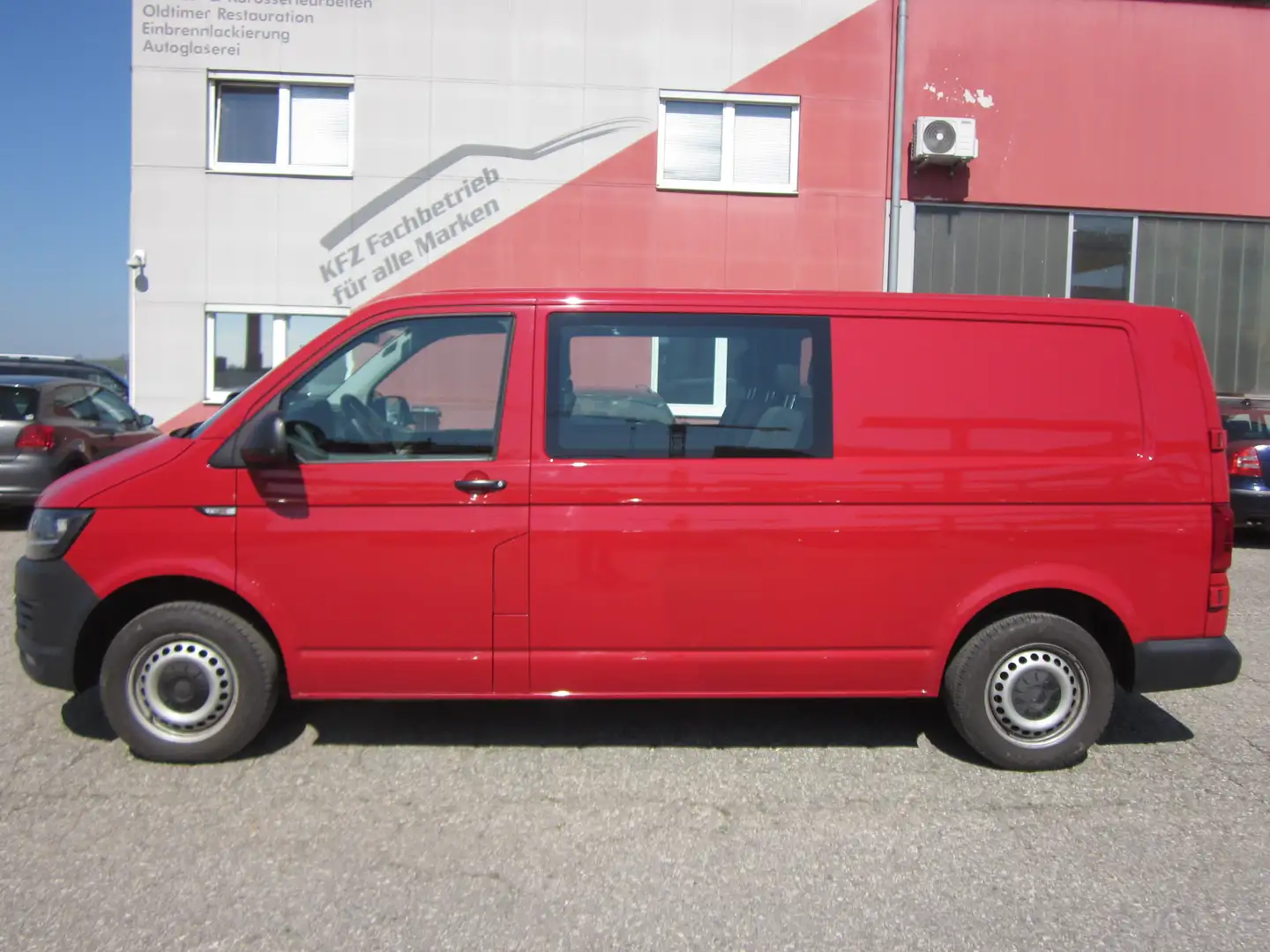 Volkswagen T6 Kombi LR 2,0 TDI 4Motion BMT Rot - 2