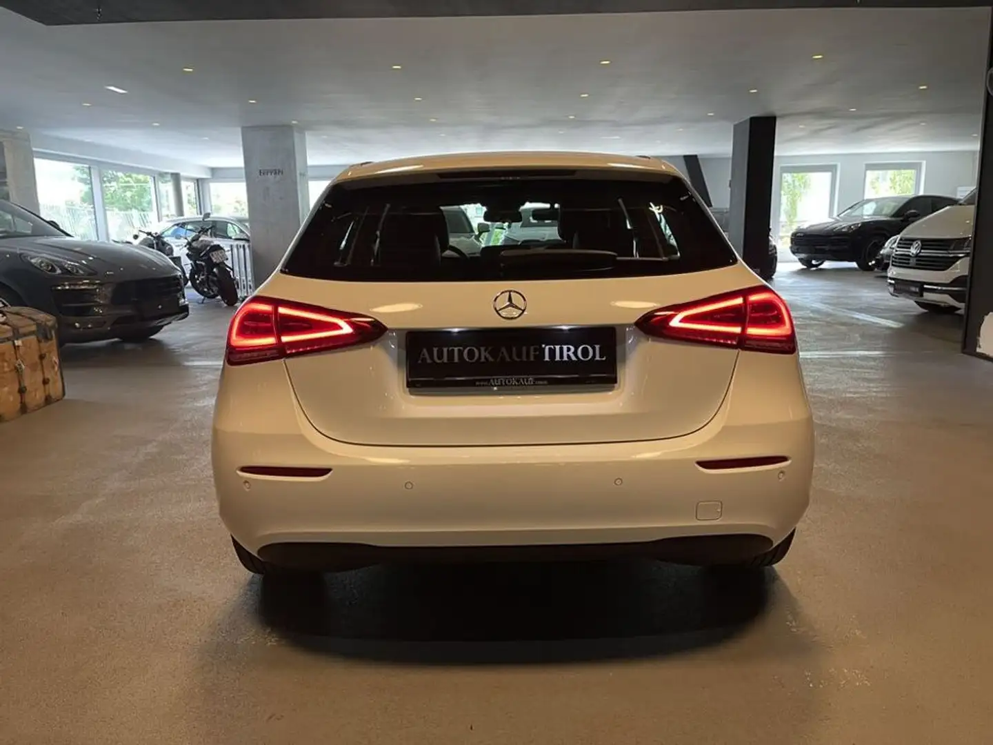 Mercedes-Benz A 180 d STYLE*LED*RFK*TEMP*SPUR*KEYL*Sitzh*AHV Weiß - 2