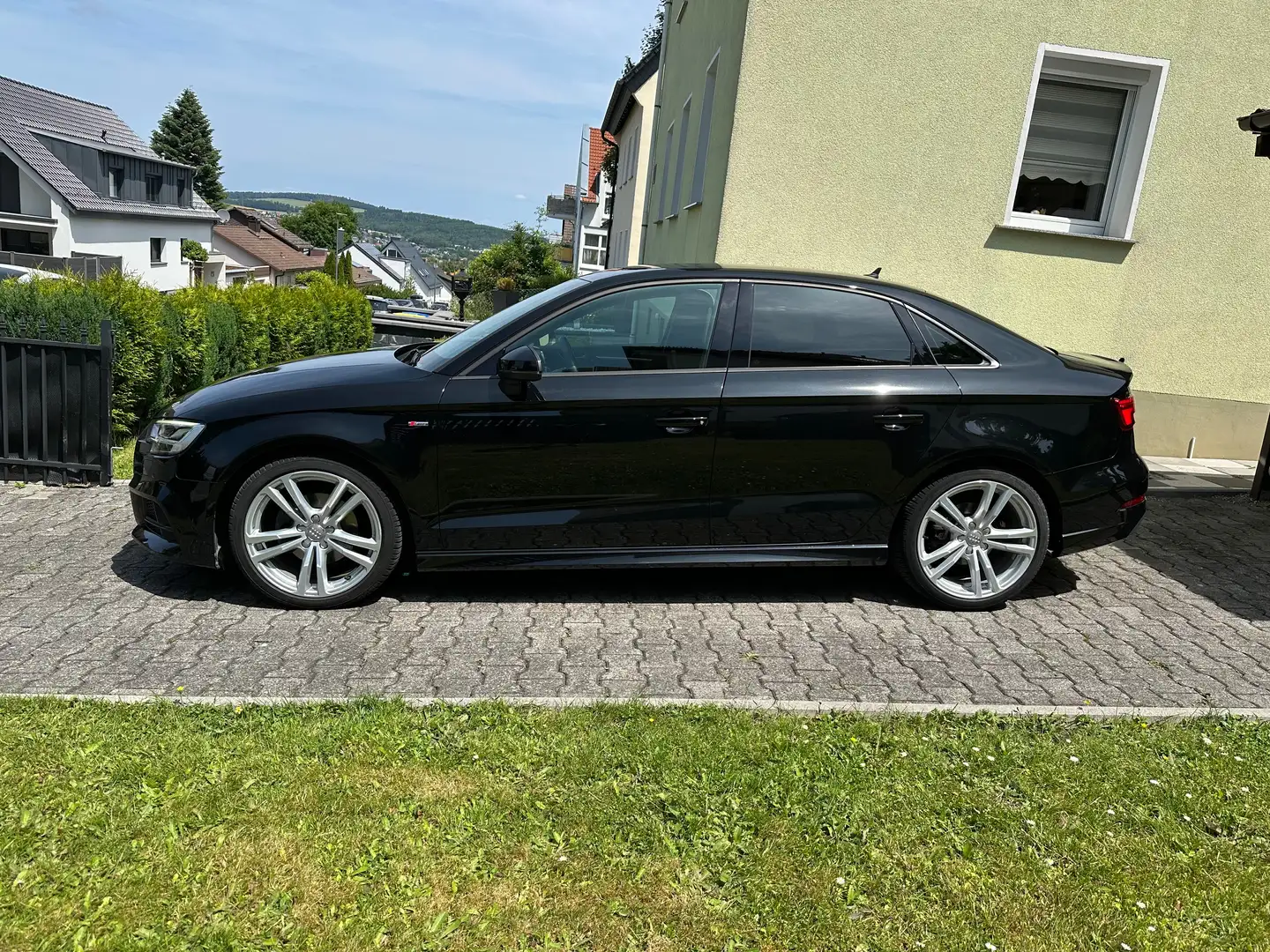 Audi A3 A3 S-Line Limousine Schwarz - 2