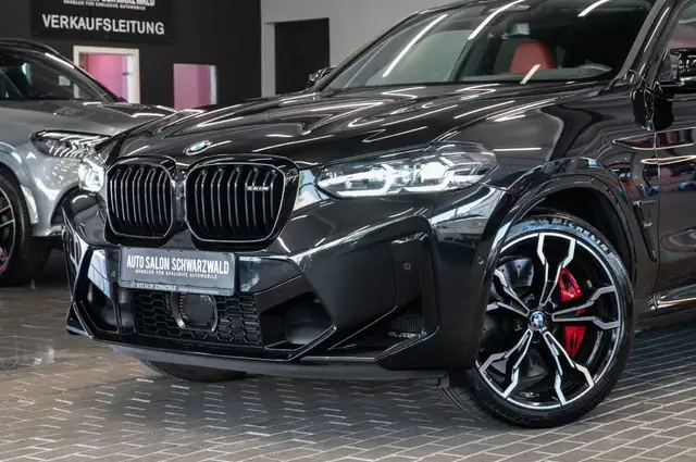 BMW X4 M view 3