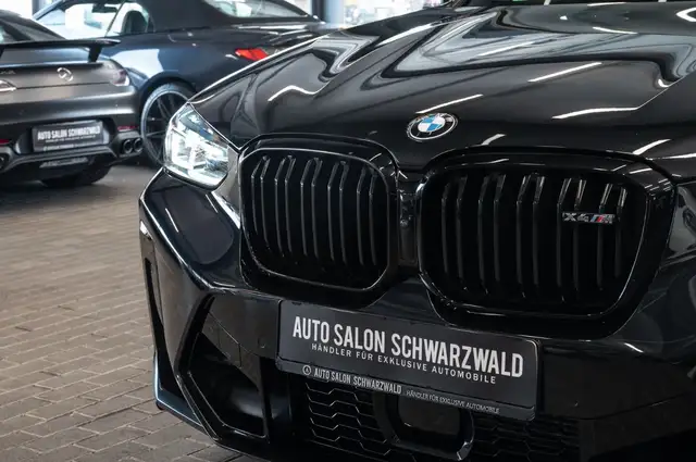 BMW X4 M view 10