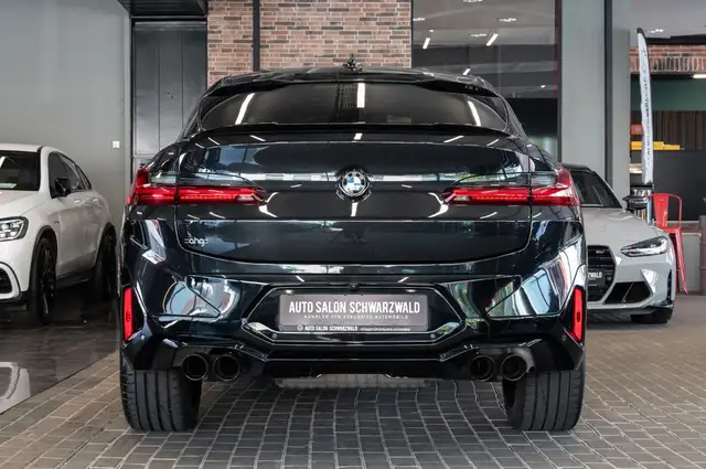 BMW X4 M view 9