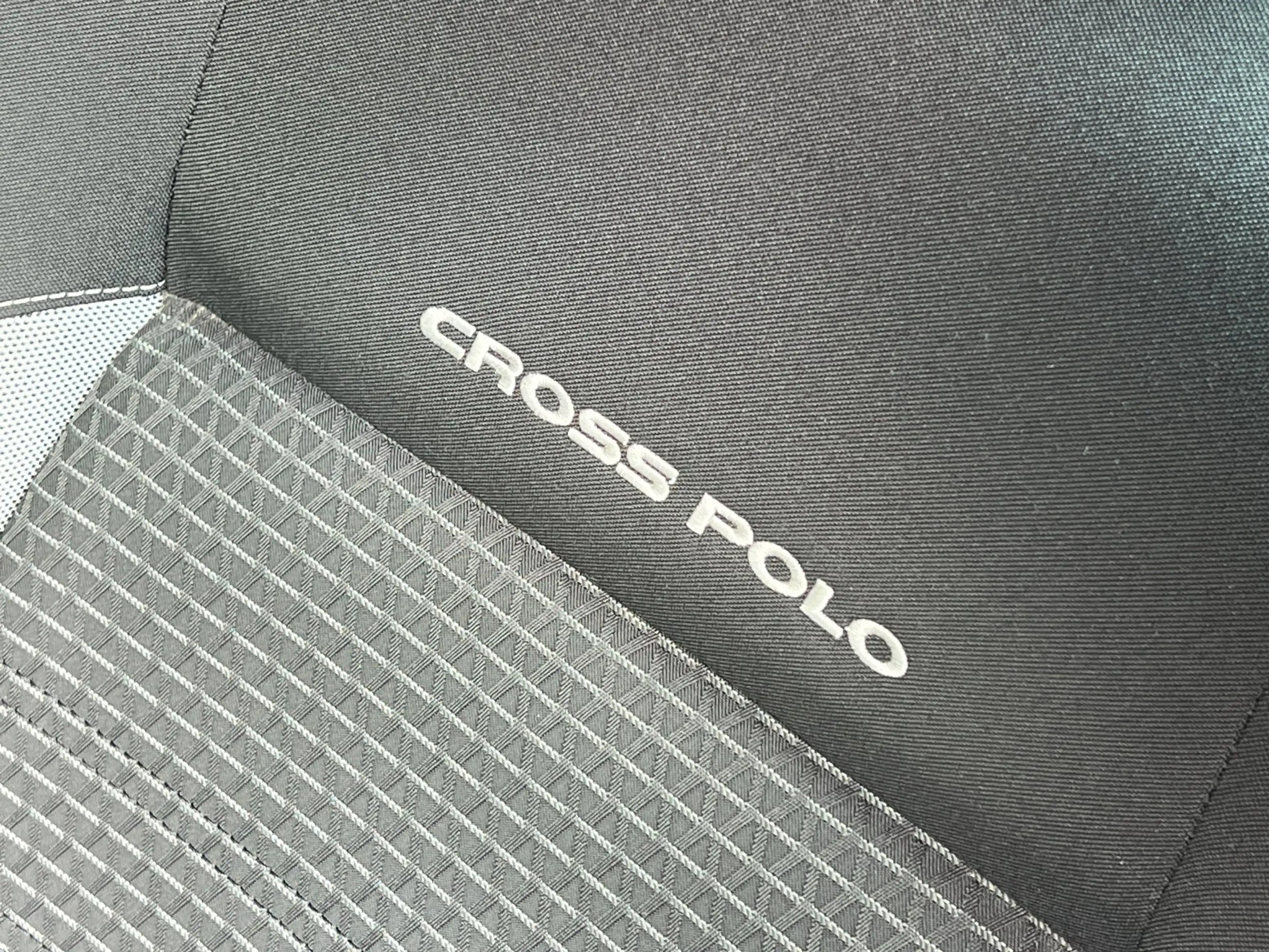 Volkswagen Polo Cross 6C 1.2 TSI DSG-7 LED CARPLAYY — photo 12