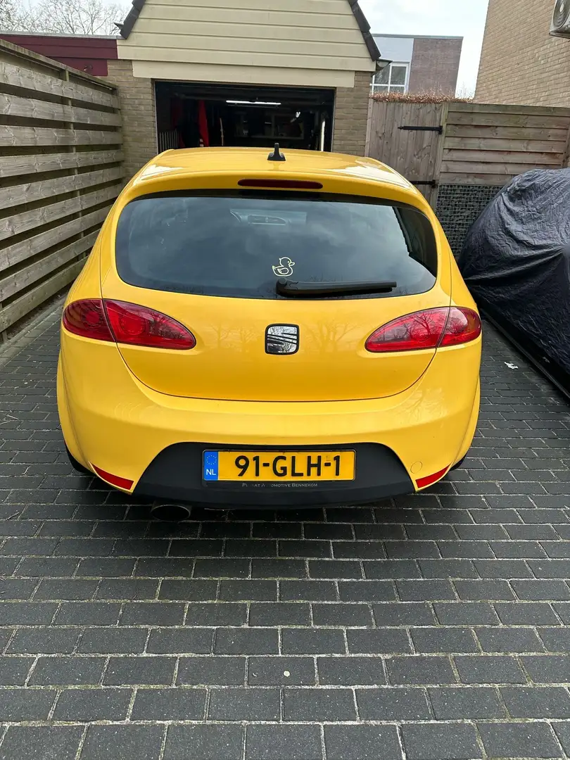 SEAT Leon 2.0 TFSI FR Żółty - 2