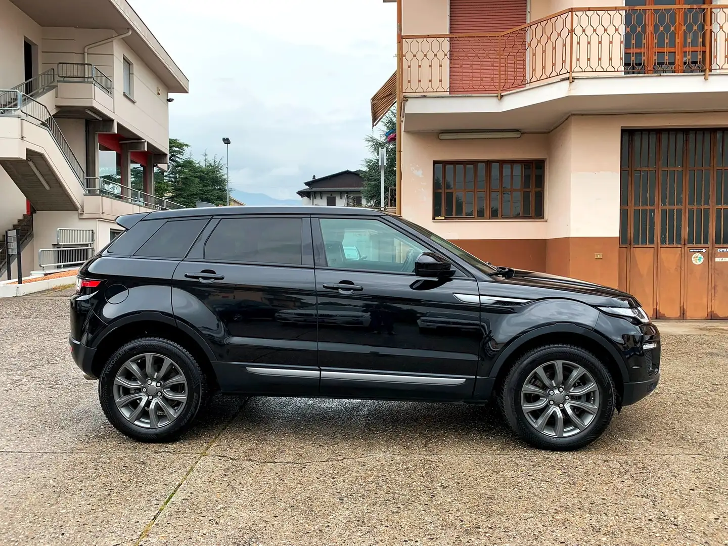 Land Rover Range Rover Evoque 2.0 TD4 HSE 150CV AUTO PELLE CRUISE TELEC. UNIPR. Nero - 2