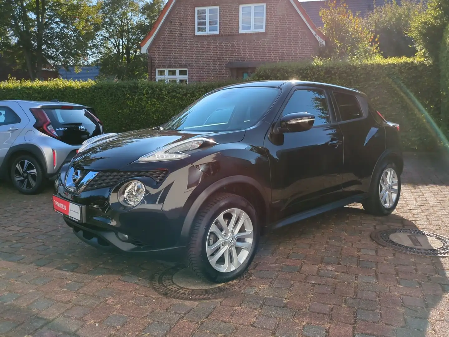 Nissan Juke 1.2 DIG-T N-Connecta Navi Kam. SHZ Facelift Schwarz - 2