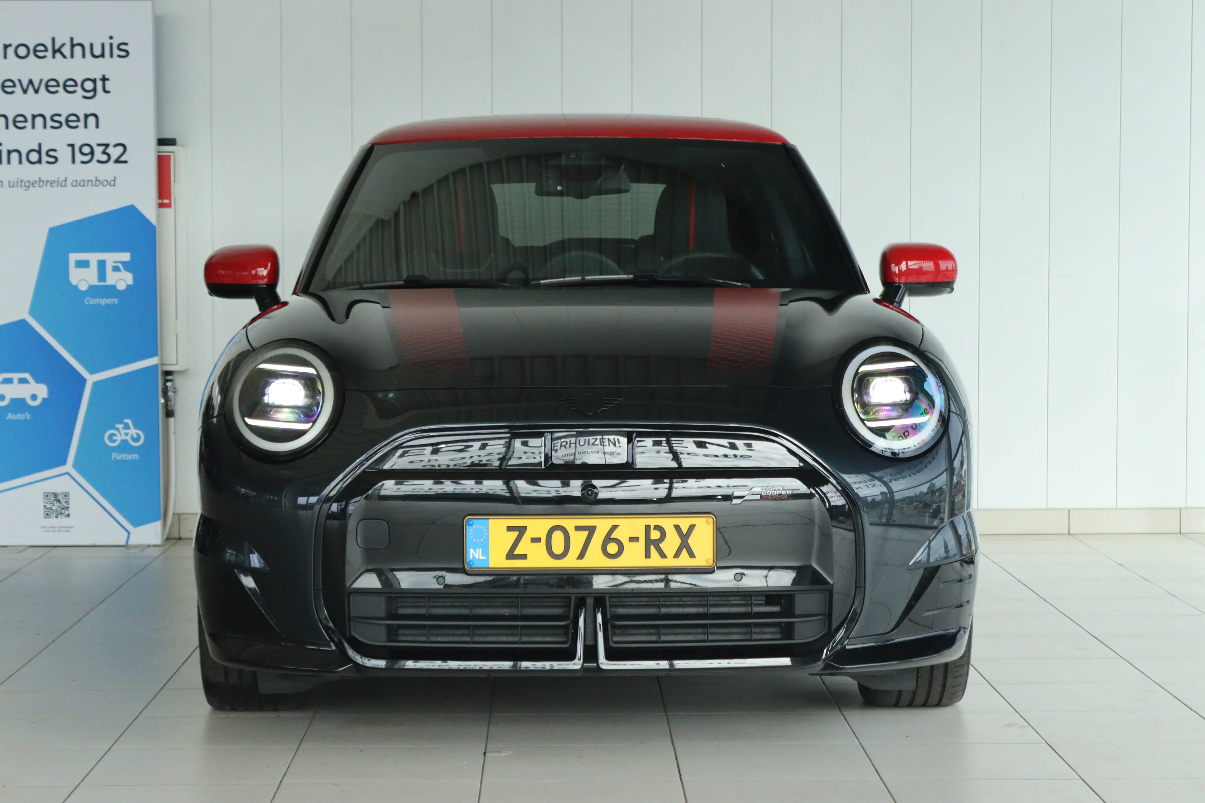 MINI John Cooper Works 3-Deurs SE Cooper XL 54.2 kWh 371KM Range | Binnen — photo 13