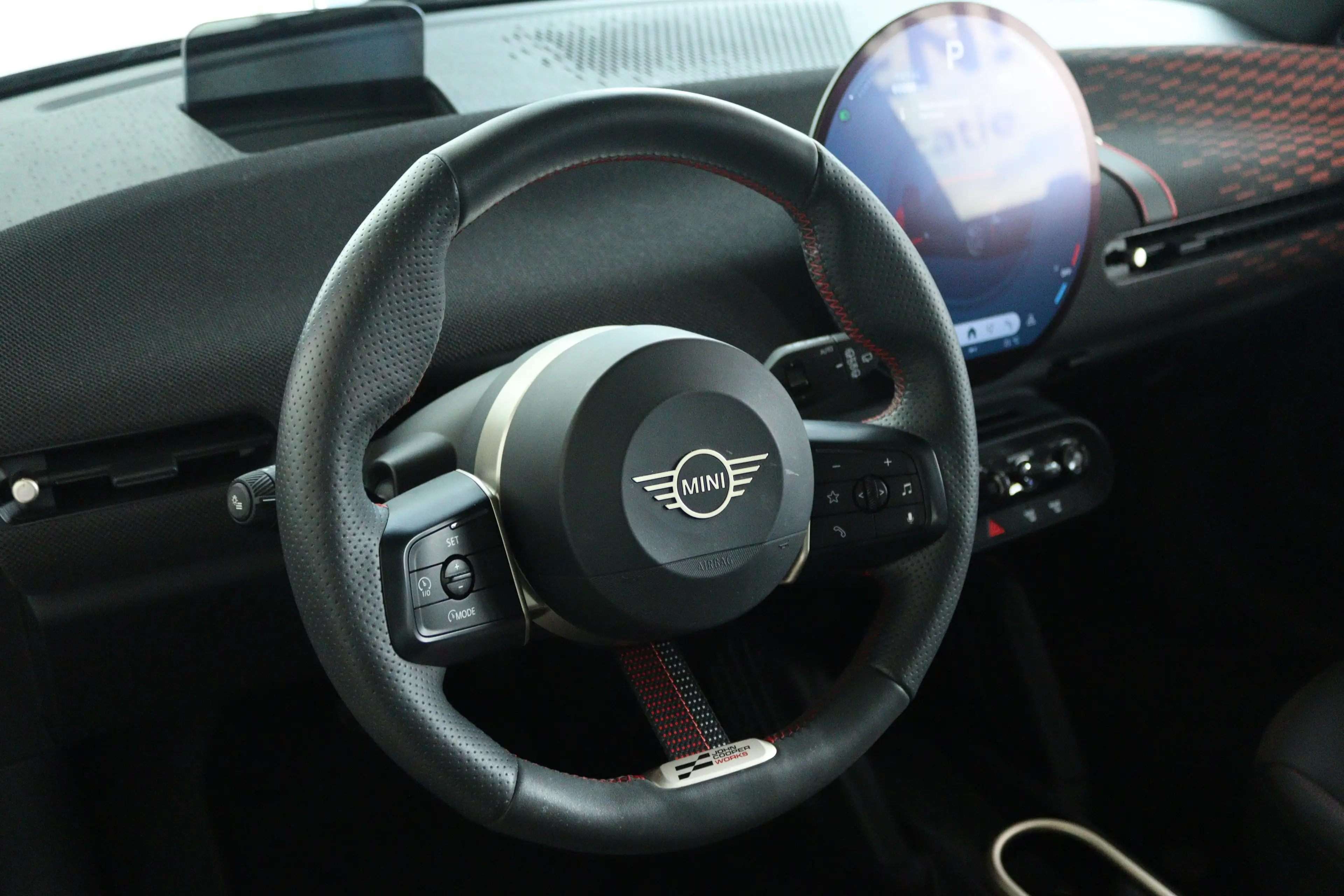MINI John Cooper Works 3-Deurs SE Cooper XL 54.2 kWh 371KM Range | Binnen — photo 40