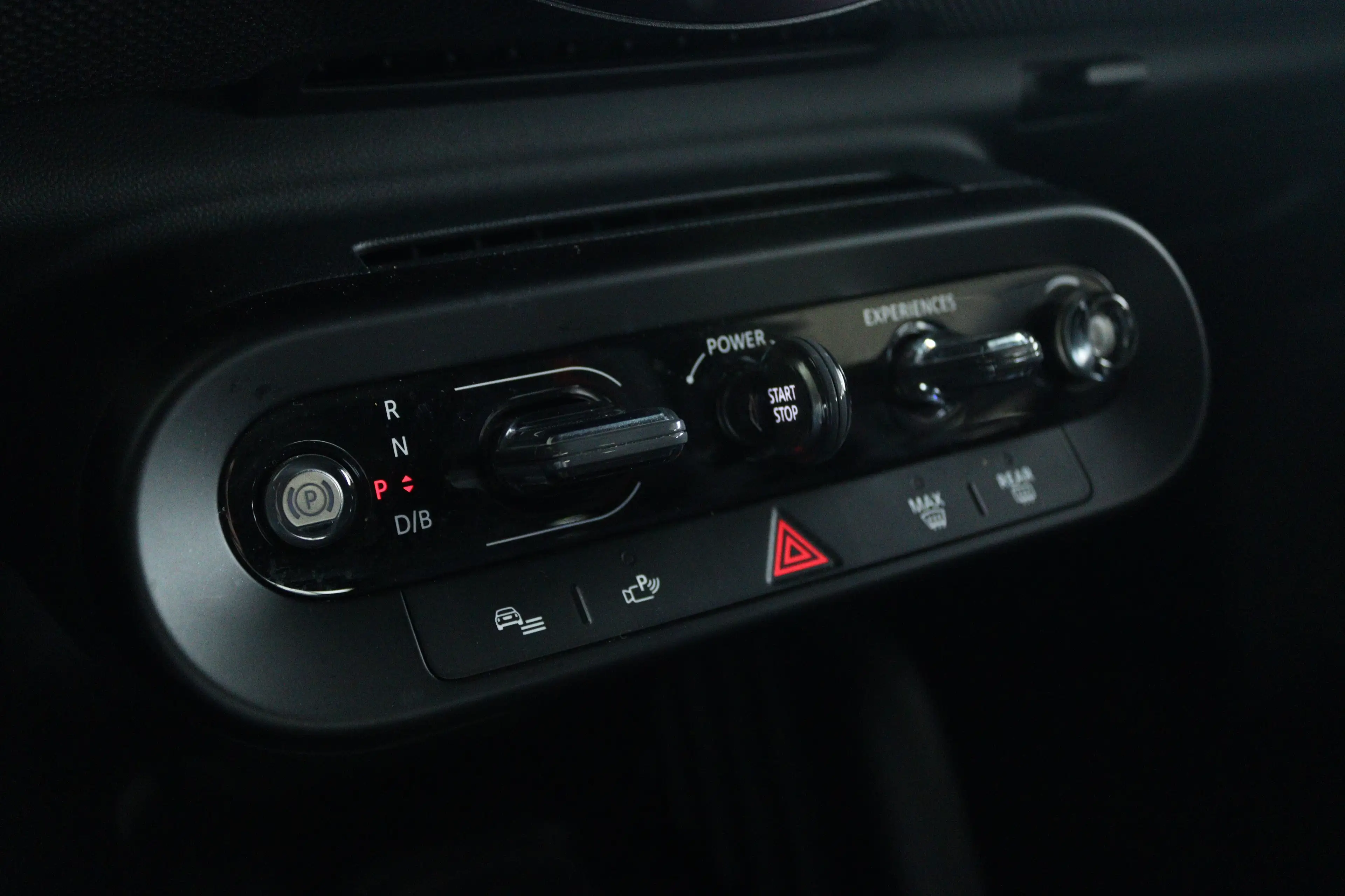 MINI John Cooper Works 3-Deurs SE Cooper XL 54.2 kWh 371KM Range | Binnen — photo 28