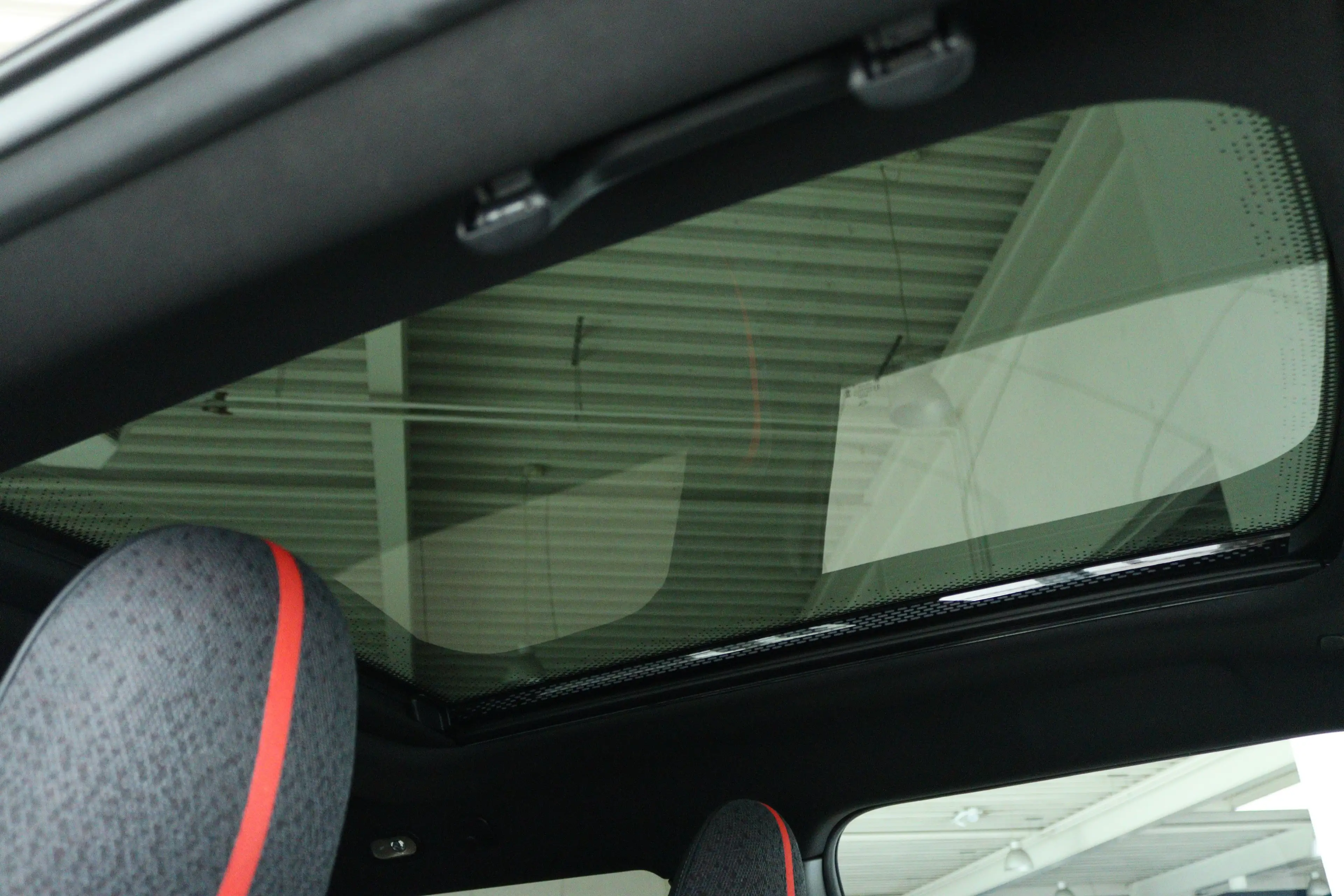 MINI John Cooper Works 3-Deurs SE Cooper XL 54.2 kWh 371KM Range | Binnen — photo 23