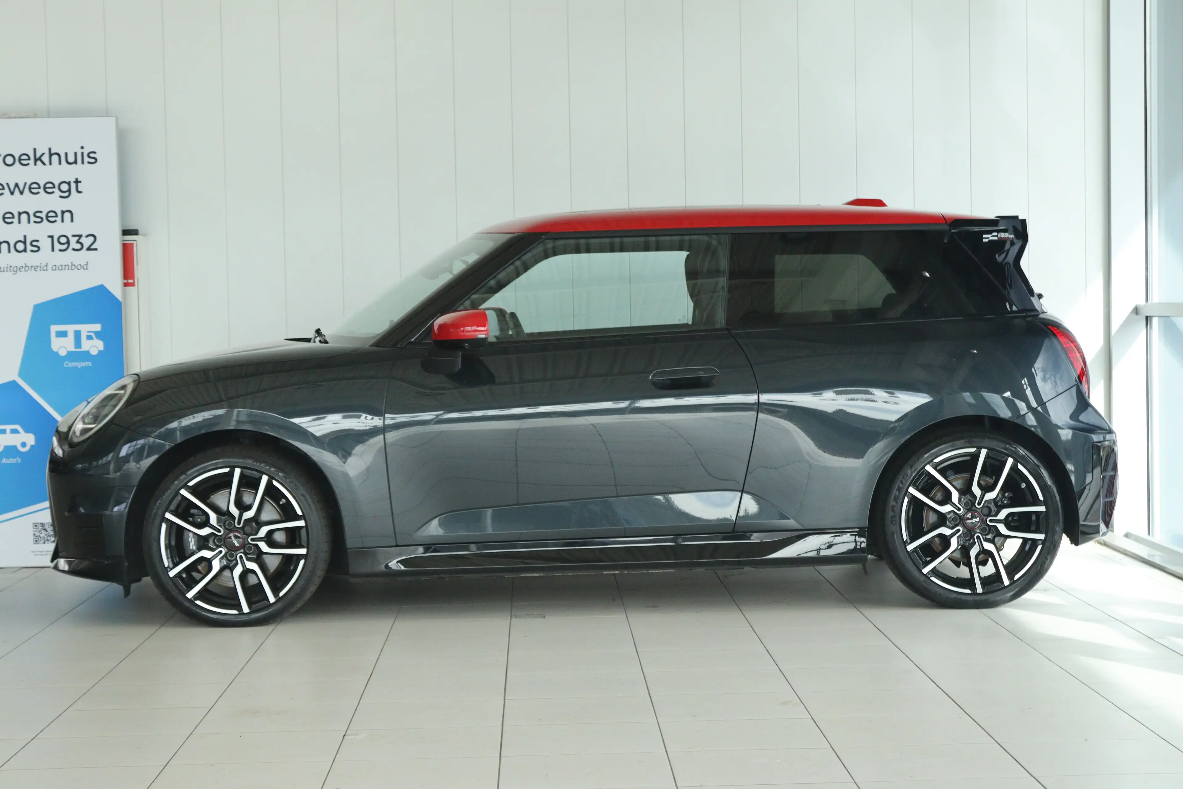 MINI John Cooper Works 3-Deurs SE Cooper XL 54.2 kWh 371KM Range | Binnen — photo 12