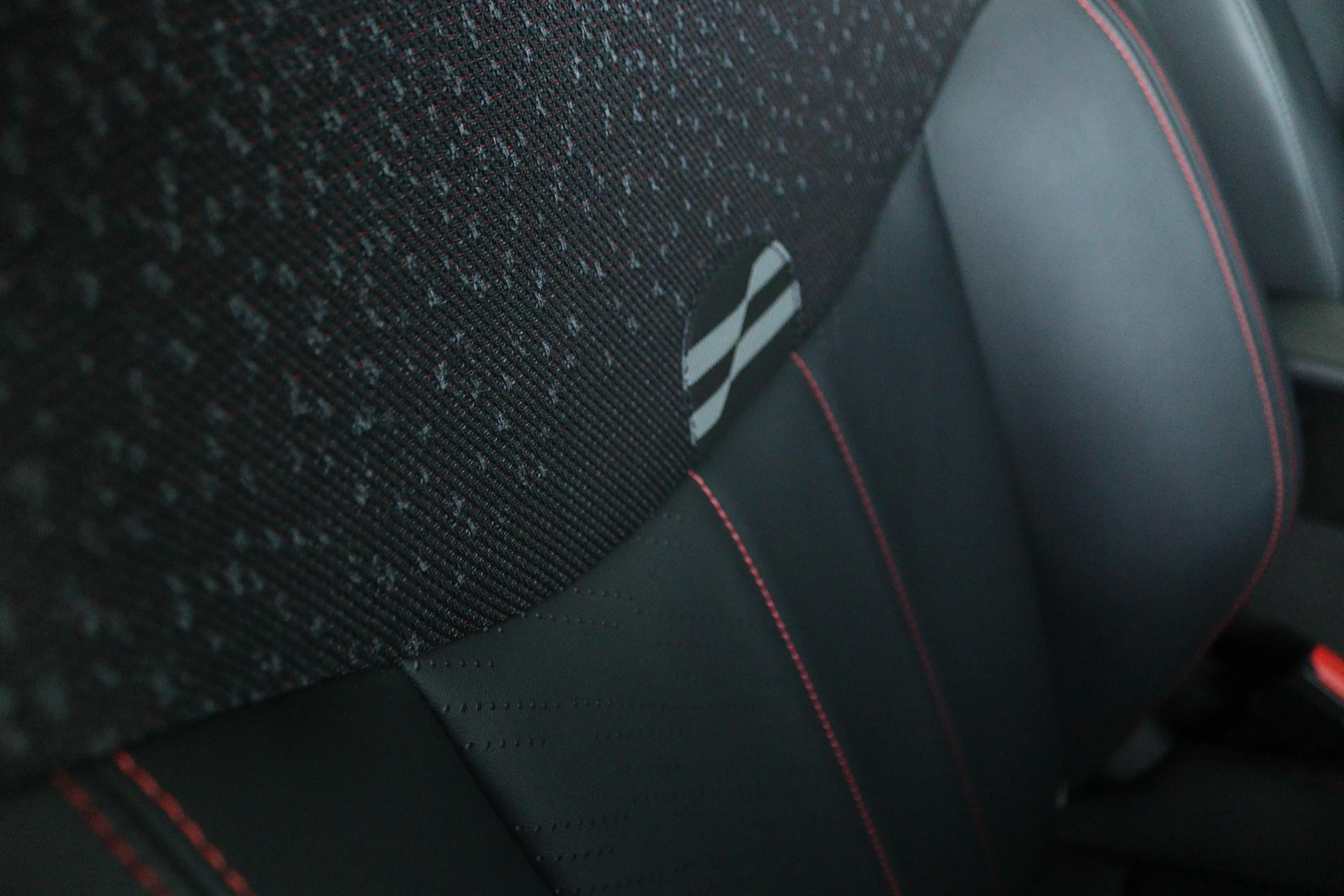 MINI John Cooper Works 3-Deurs SE Cooper XL 54.2 kWh 371KM Range | Binnen — photo 21