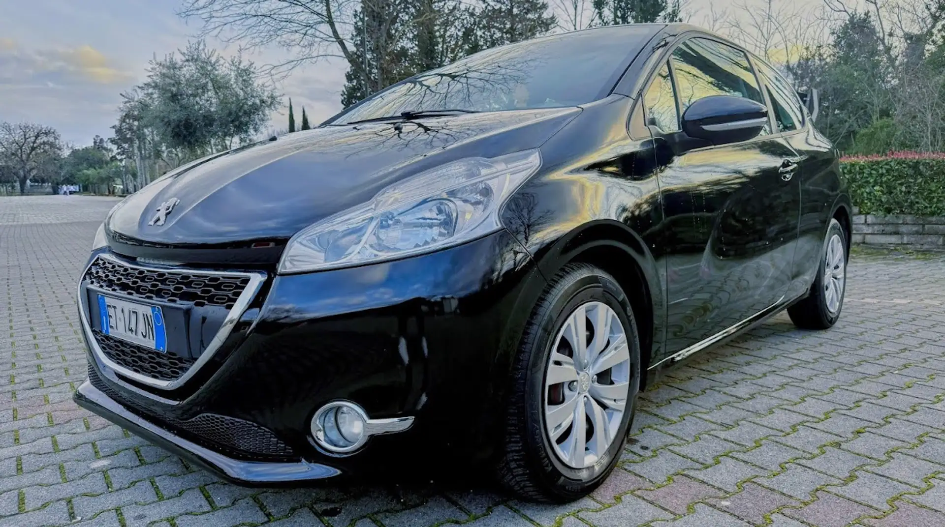 Peugeot 208 3p 1.4 hdi 8v Allure - 2