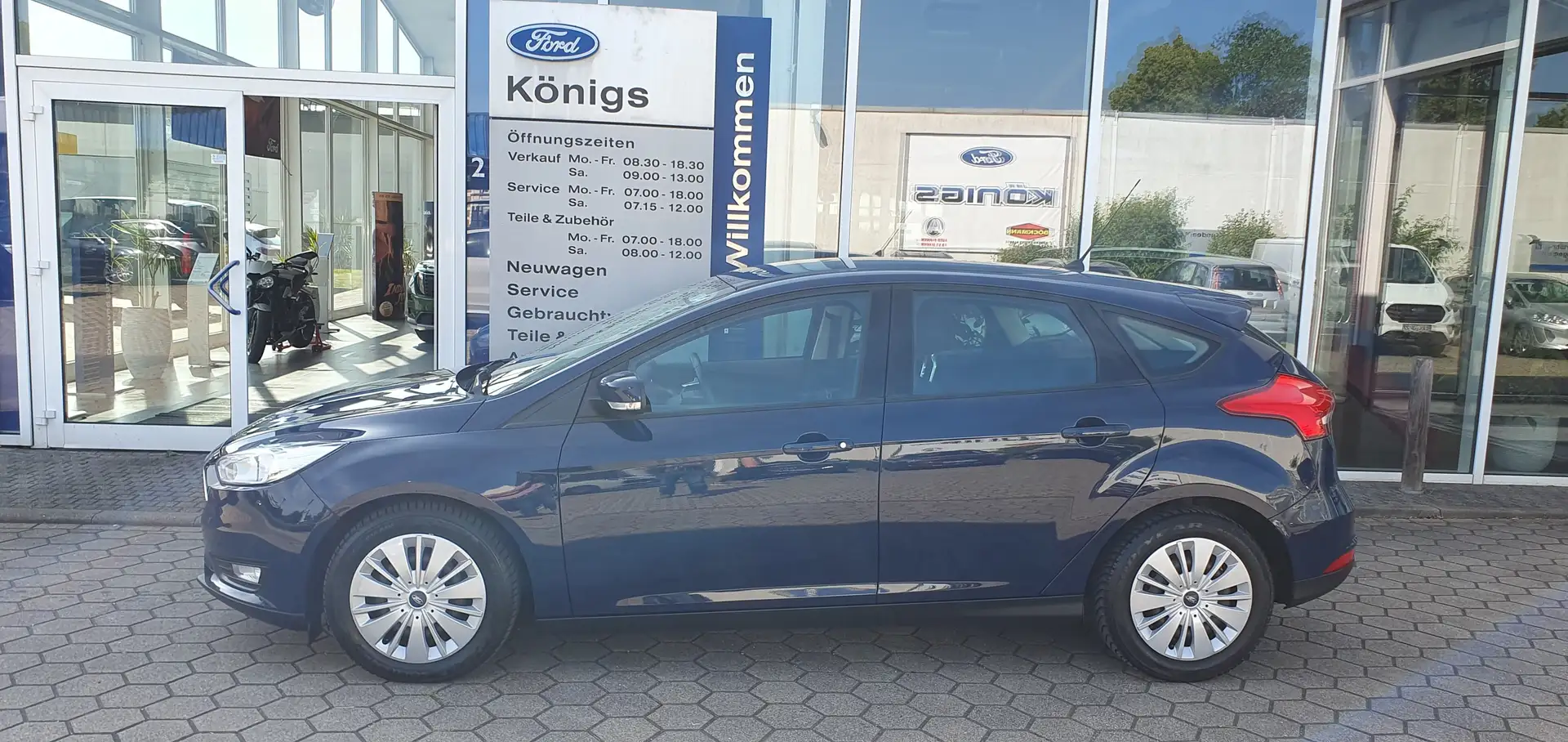 Ford Focus Business "Klima - Navigation -Anhängerkupplung" Blau - 2