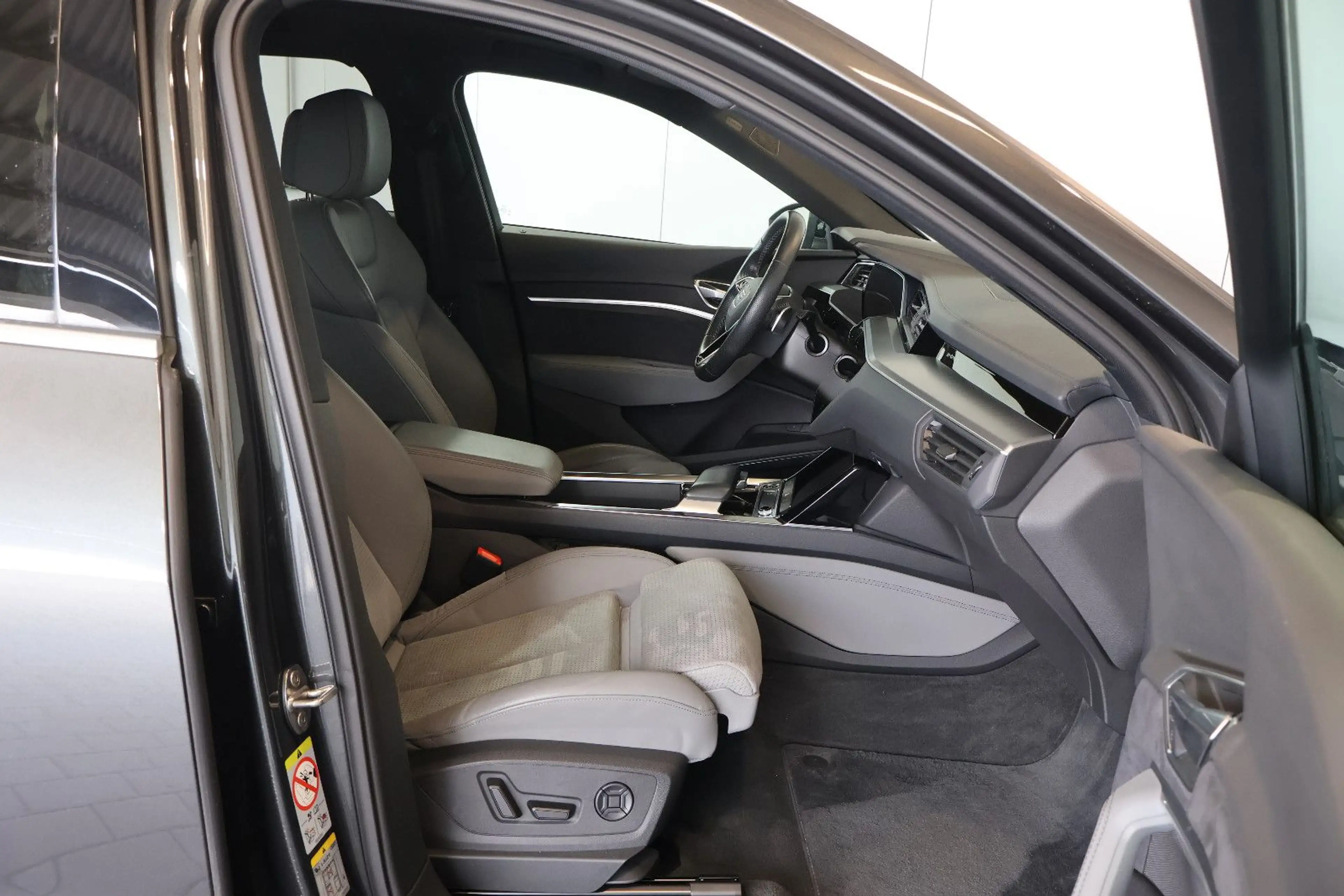 Audi e-tron 55 qu. S Line LUFT+B&O+360°+MEM+LED+PANO — photo 14