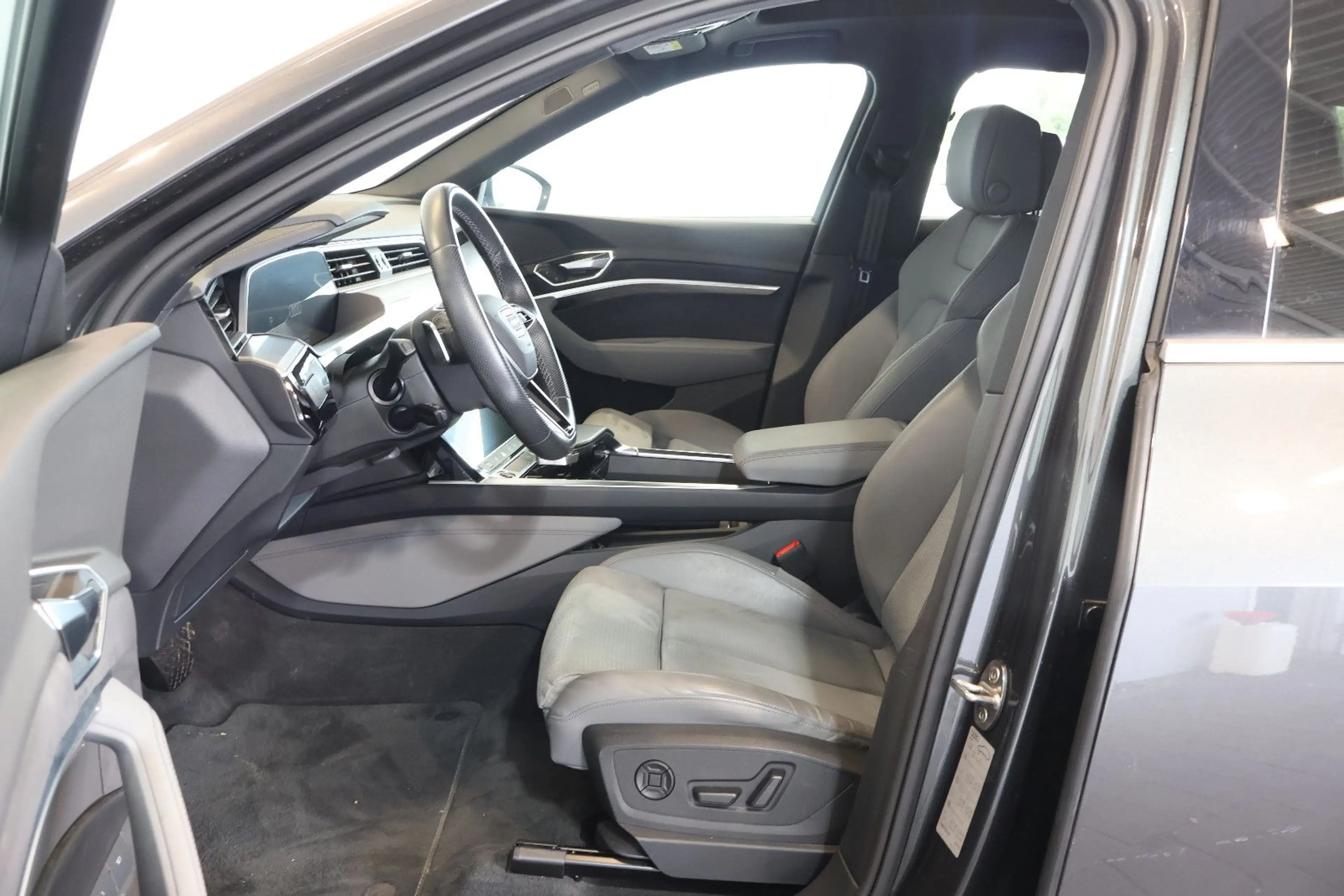 Audi e-tron 55 qu. S Line LUFT+B&O+360°+MEM+LED+PANO — photo 13