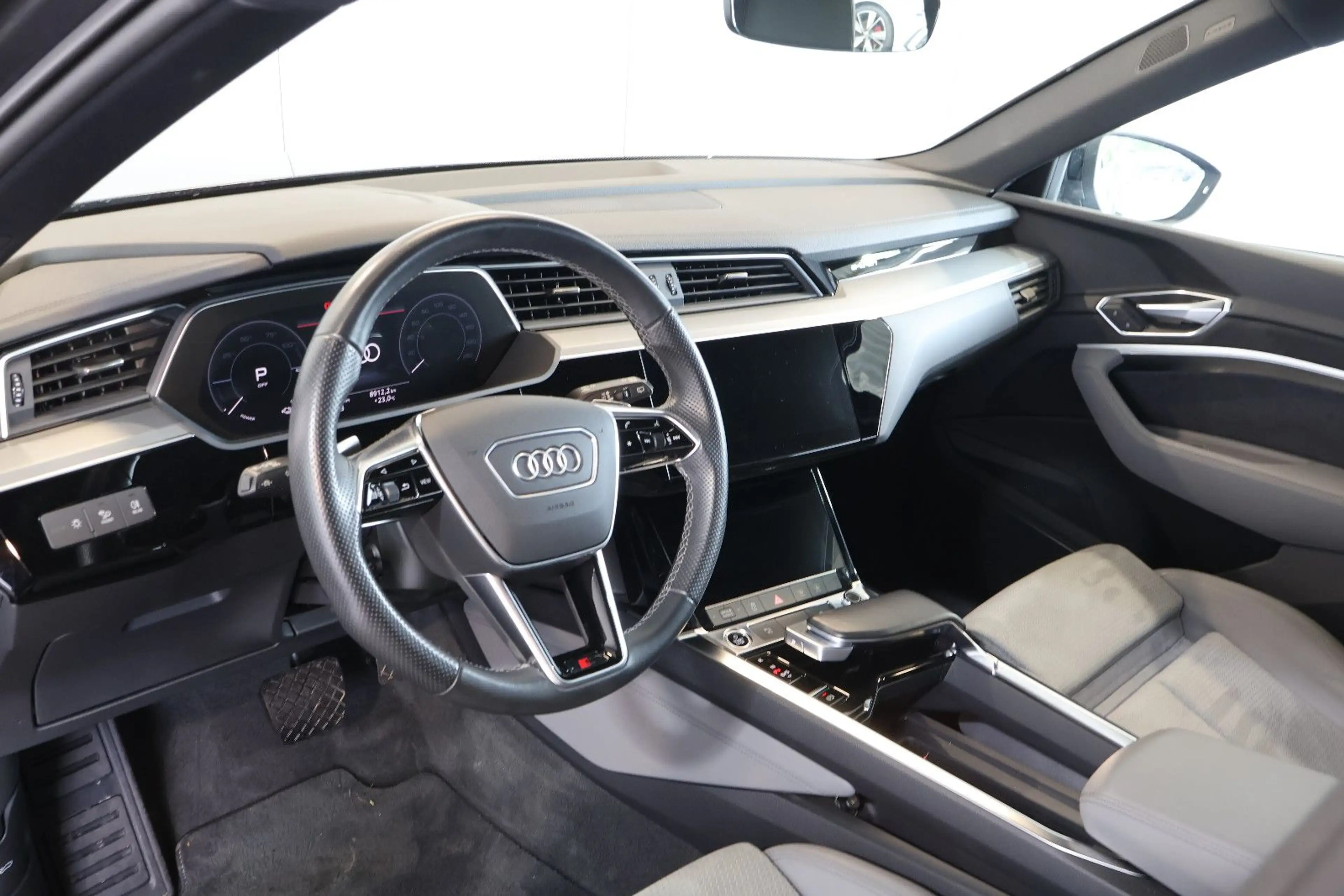 Audi e-tron 55 qu. S Line LUFT+B&O+360°+MEM+LED+PANO — photo 10