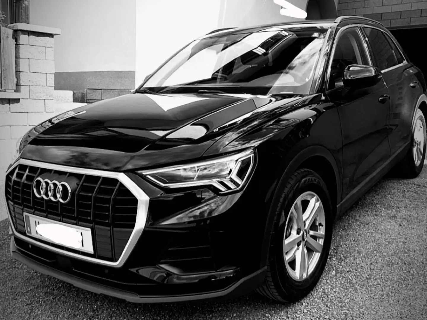 Audi Q3 Q3 35 TFSI Schwarz - 1