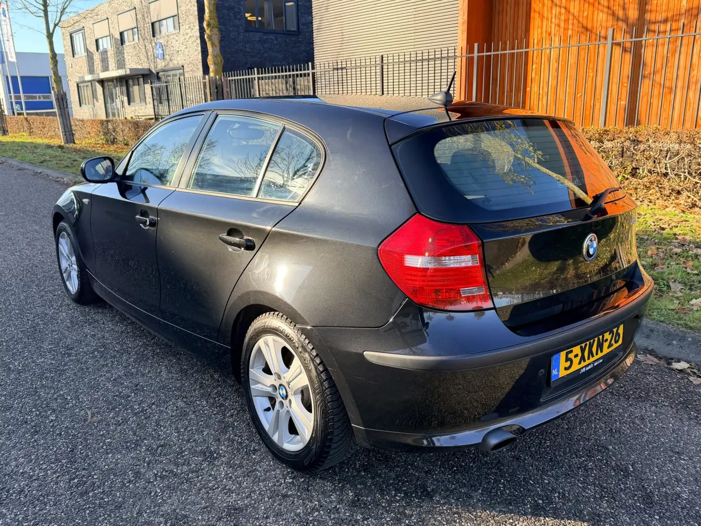 BMW 118 1-serie 118i, trekhaak, cruise control, youngtimer Noir - 2